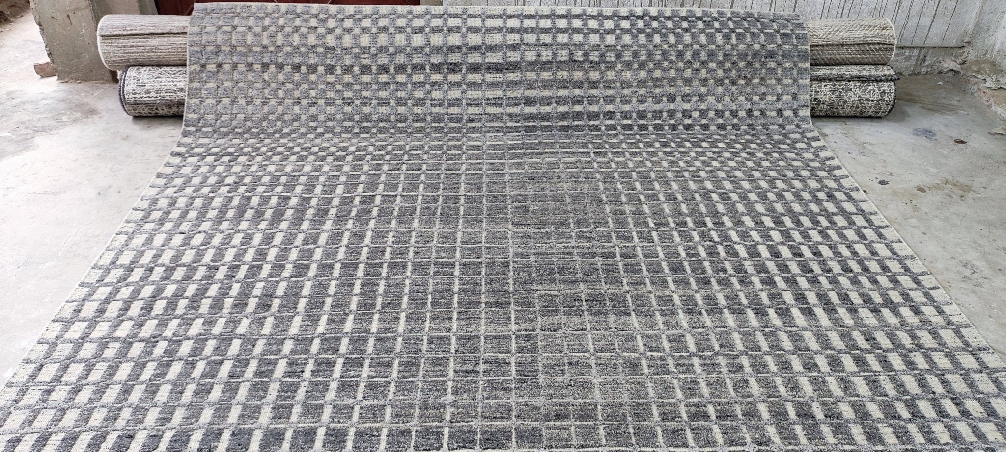 Ken 8x10 Hand-Knotted Silver & Grey High Low | Banana Manor Rug Factory Outlet