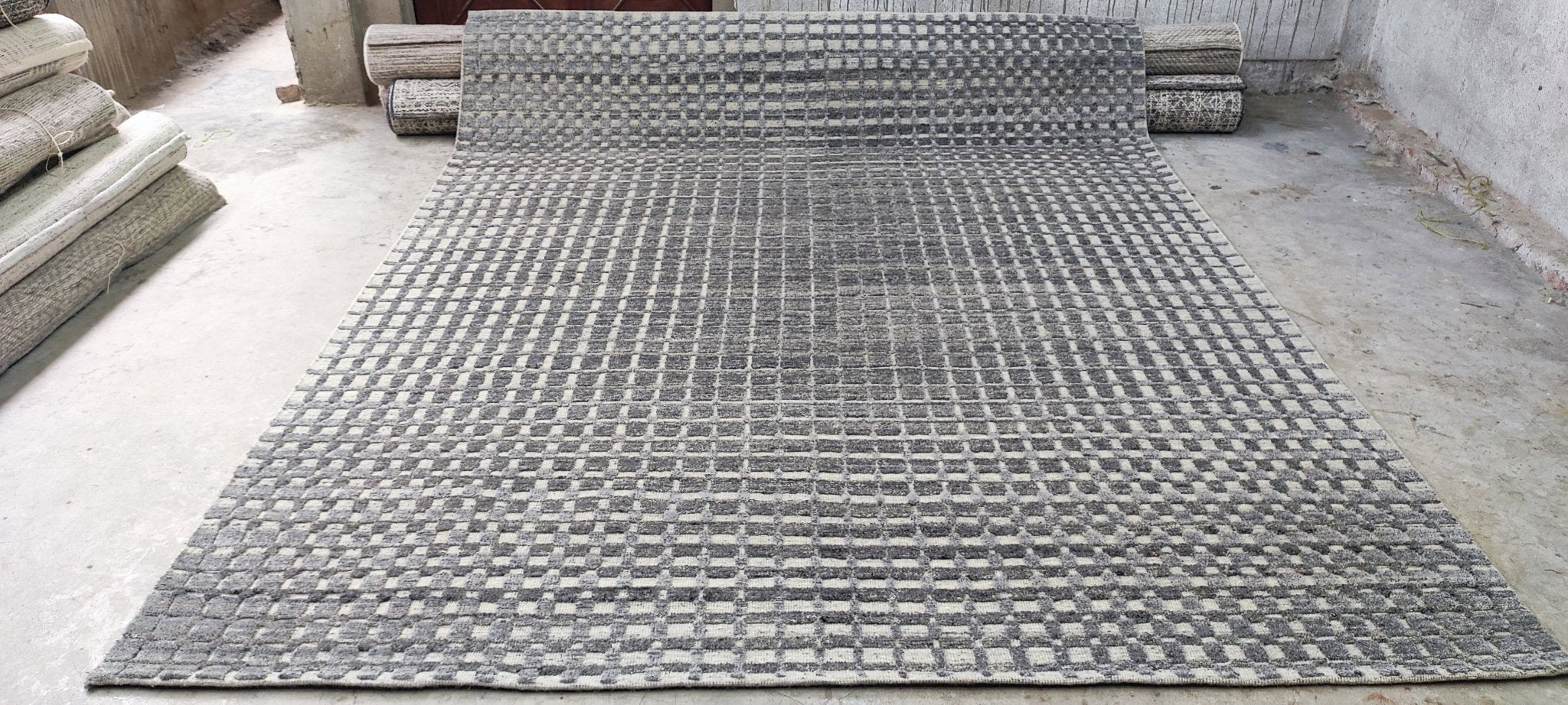 Ken 8x10 Hand-Knotted Silver & Grey High Low | Banana Manor Rug Factory Outlet