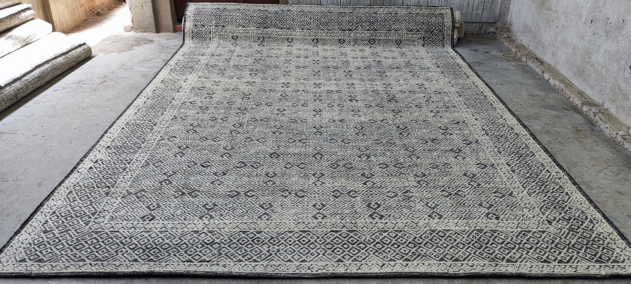 Kennedy 9x12 Hand-Knotted Dark Grey & Silver Modern | Banana Manor Rug Factory Outlet