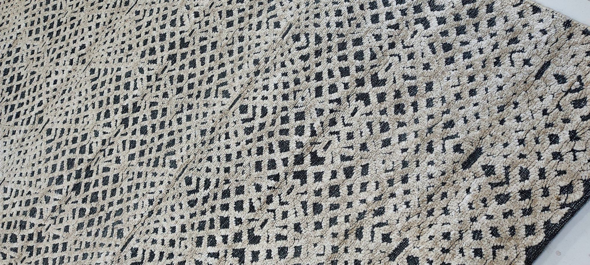 Kevin 8x10 Hand-Knotted Silver & Grey High Low | Banana Manor Rug Factory Outlet