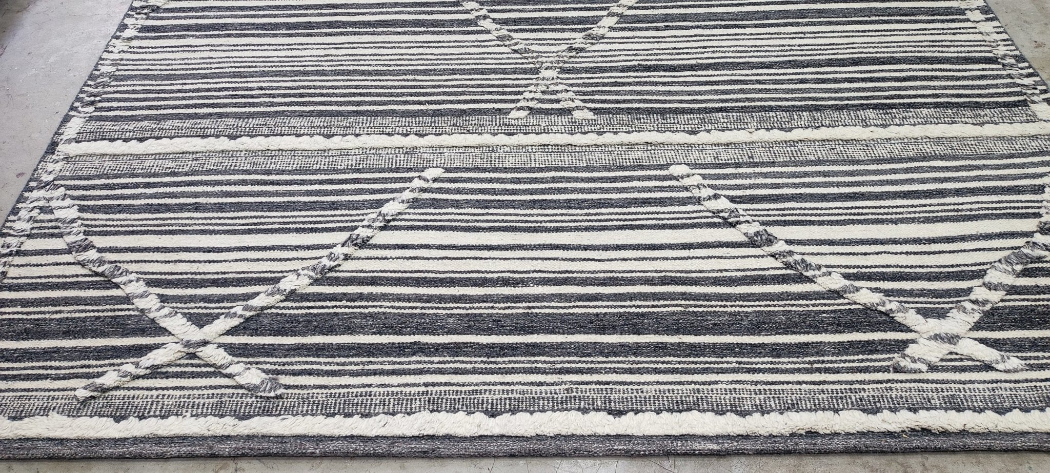 Kevin Smith Hand-Knotted Modern Natural and Grey High-Low 8.3X10 | Banana Manor Rug Company