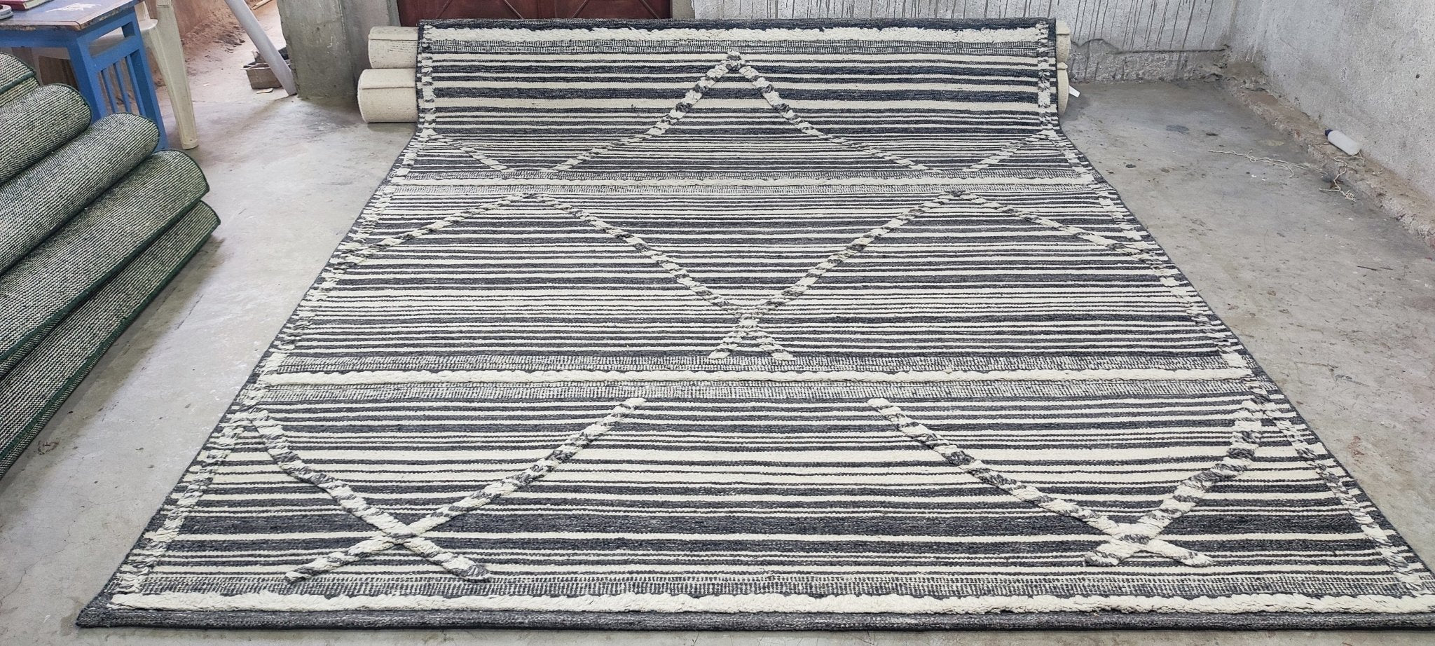 Kevin Smith Hand-Knotted Modern Natural and Grey High-Low 8.3X10 | Banana Manor Rug Company