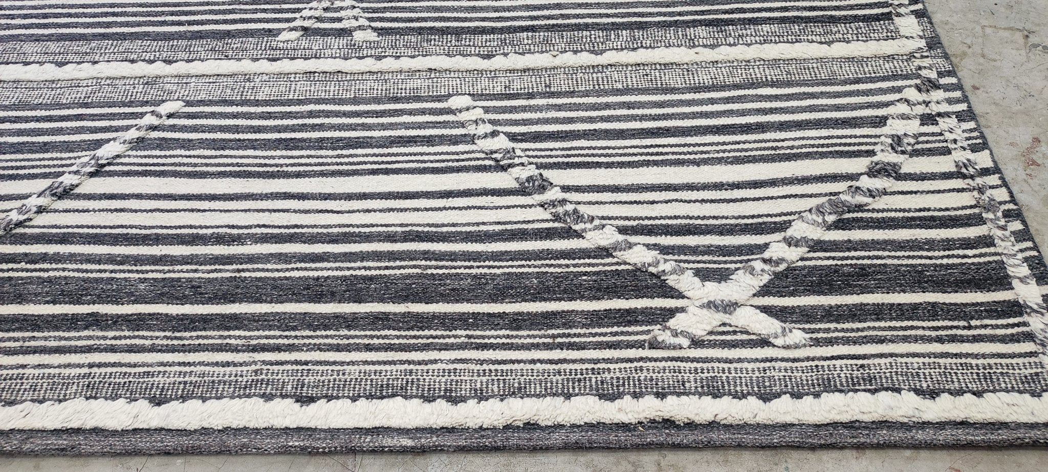 Kevin Smith Hand-Knotted Modern Natural and Grey High-Low 8.3X10 | Banana Manor Rug Company