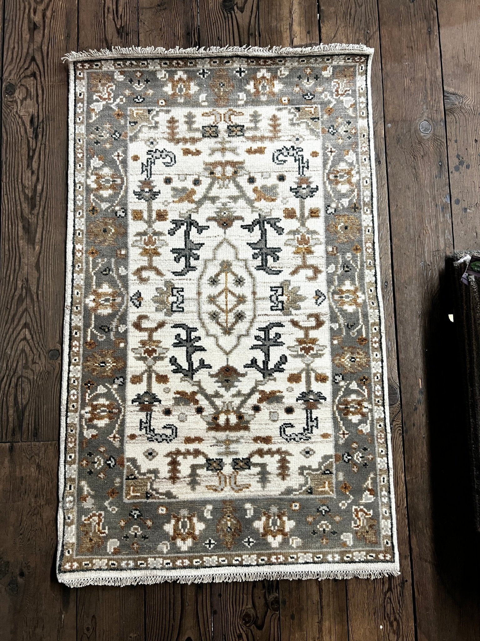 Kitten 3x5 Hand-Knotted Ivory Oushak | Banana Manor Rug Factory Outlet