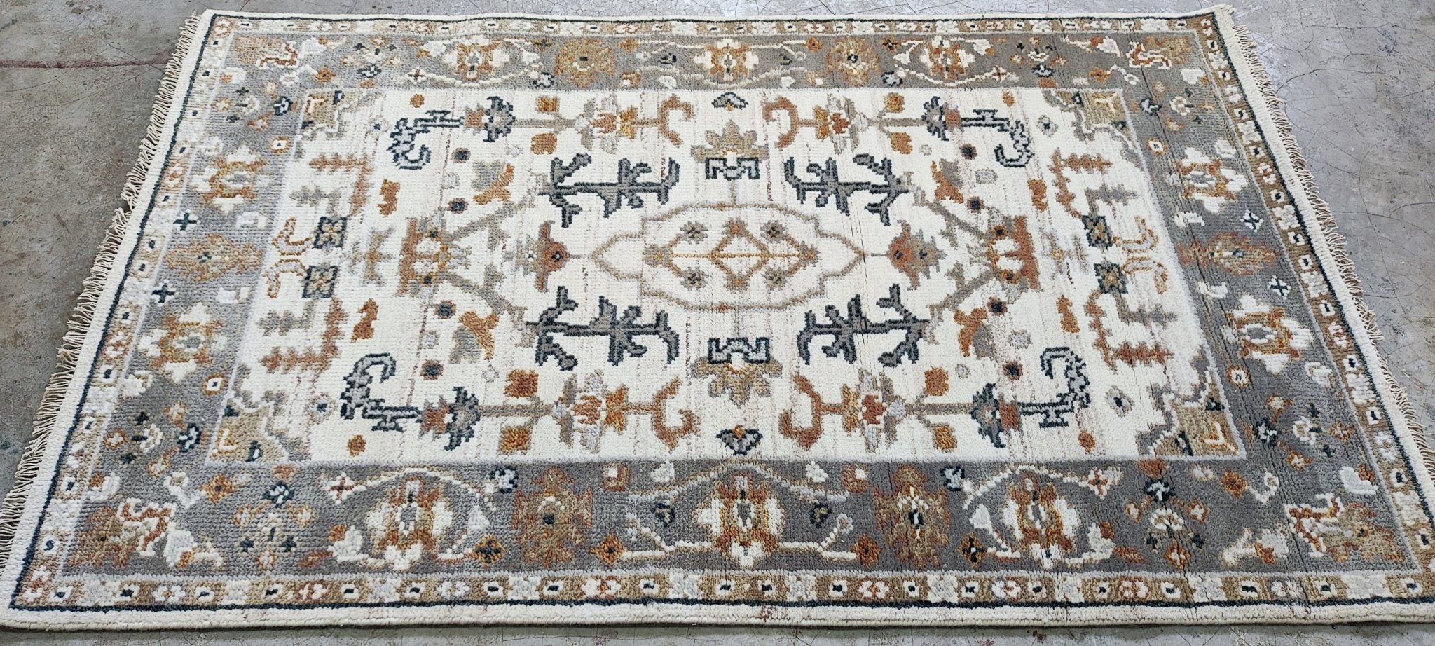 Kitten 3x5 Hand-Knotted Ivory Oushak | Banana Manor Rug Factory Outlet