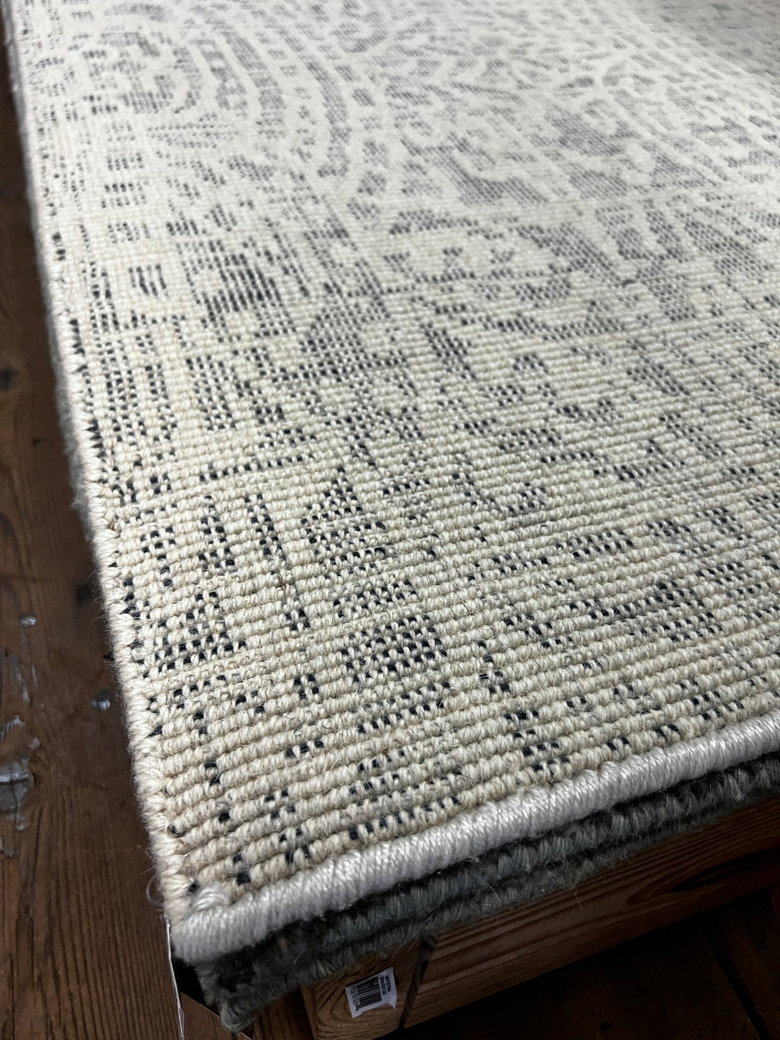 Kitty Softpaws 3x6 White Jacquard Rug | Banana Manor Rug Factory Outlet