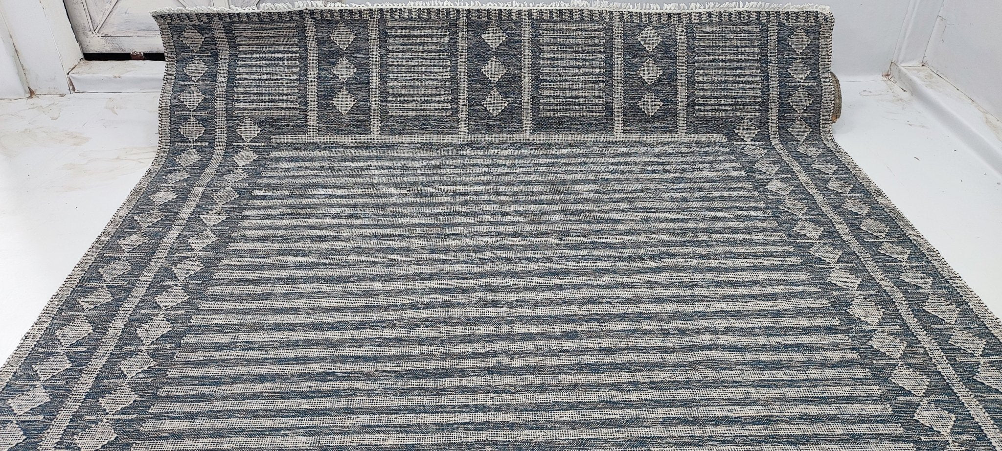 Krewe of Antheia Handwoven Grey & Silver Kilim Durrie | Banana Manor Rug Factory Outlet