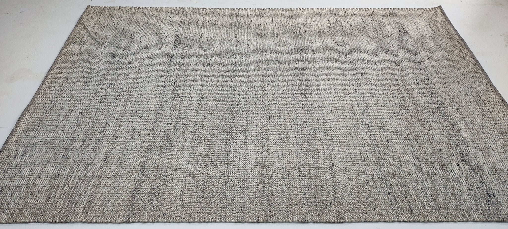 Krewe of Bosom Buddies 5.3x8 Handwoven Ivory Textured Durrie | Banana Manor Rug Factory Outlet
