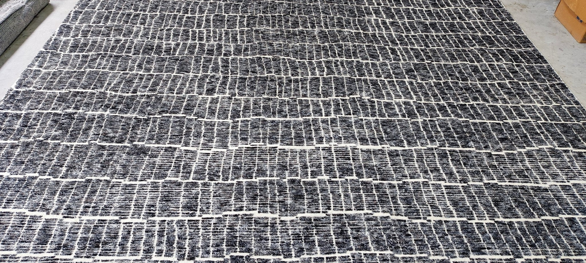 Kung Fu Carradine 9.3x11.9 Hand-Knotted Dark Grey & Ivory Modern | Banana Manor Rug Factory Outlet