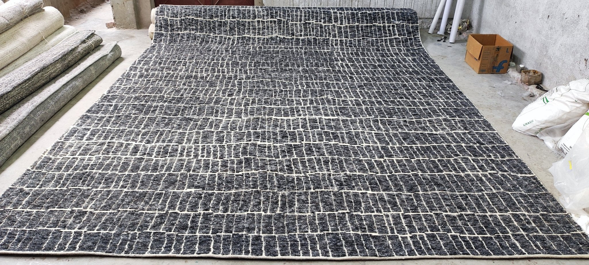 Kung Fu Carradine 9.3x11.9 Hand-Knotted Dark Grey & Ivory Modern | Banana Manor Rug Factory Outlet