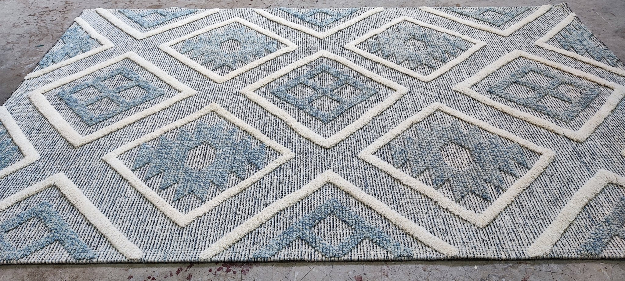 Lafitte's Blacksmith Shop 5x8 Handwoven Blue & Ivory High Low | Banana Manor Rug Factory Outlet