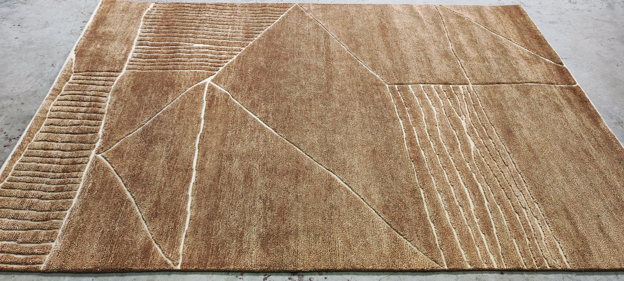 Lane 5.9x8 Hand-Knotted Camel Cut Pile | Banana Manor Rug Factory Outlet
