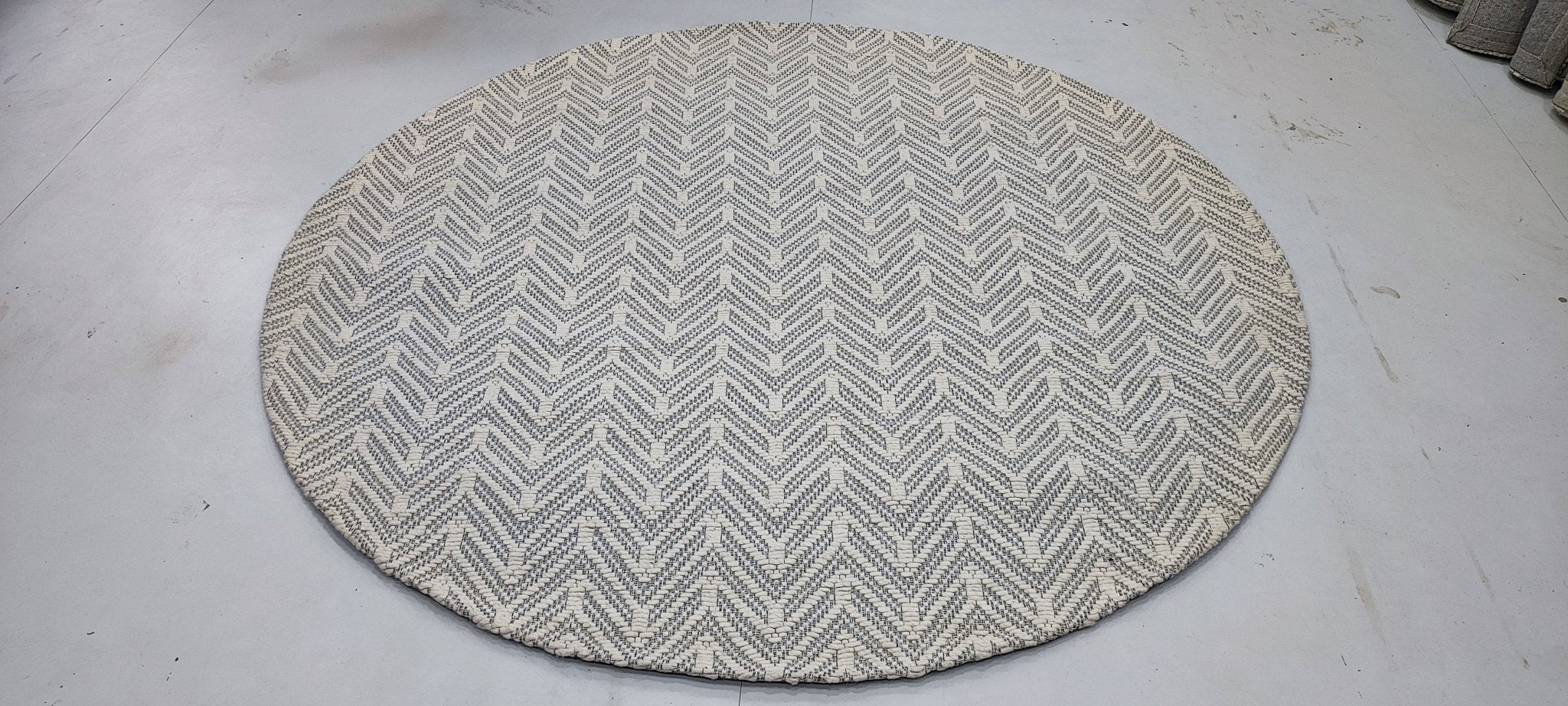 Larkin 6x6 Handwoven Ivory & Grey Round Jacquard Durrie | Banana Manor Rug Factory Outlet
