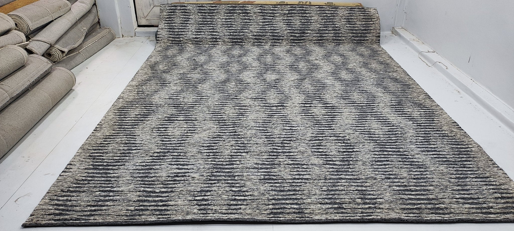 Larry 9.3x12 Hand-Knotted Grey & Ivory High Low | Banana Manor Rug Factory Outlet