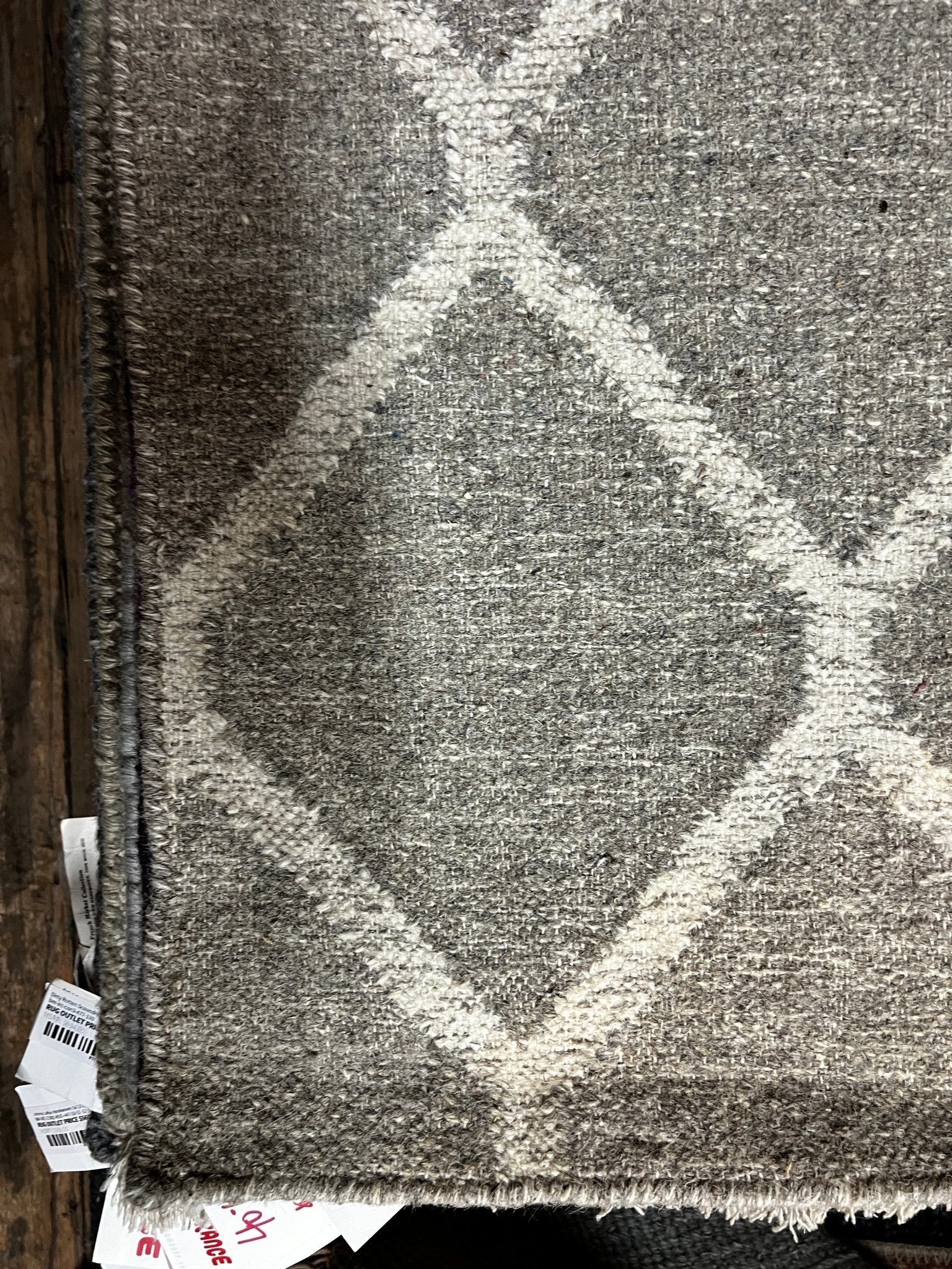 Larsen Handwoven 8x10 Silver and White Textured Handwoven Kilim | Banana Manor Rug Factory Outlet