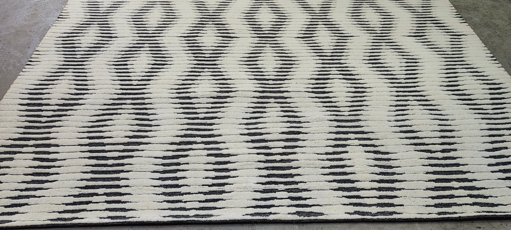 Lee 9.3x12.6 Hand-Knotted Ivory & Dark Grey Modern | Banana Manor Rug Factory Outlet