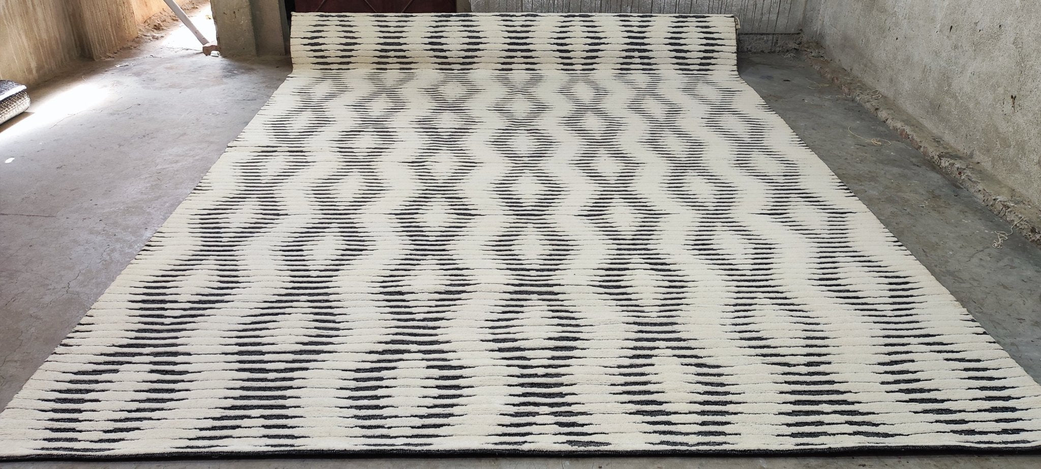 Lee 9.3x12.6 Hand-Knotted Ivory & Dark Grey Modern | Banana Manor Rug Factory Outlet