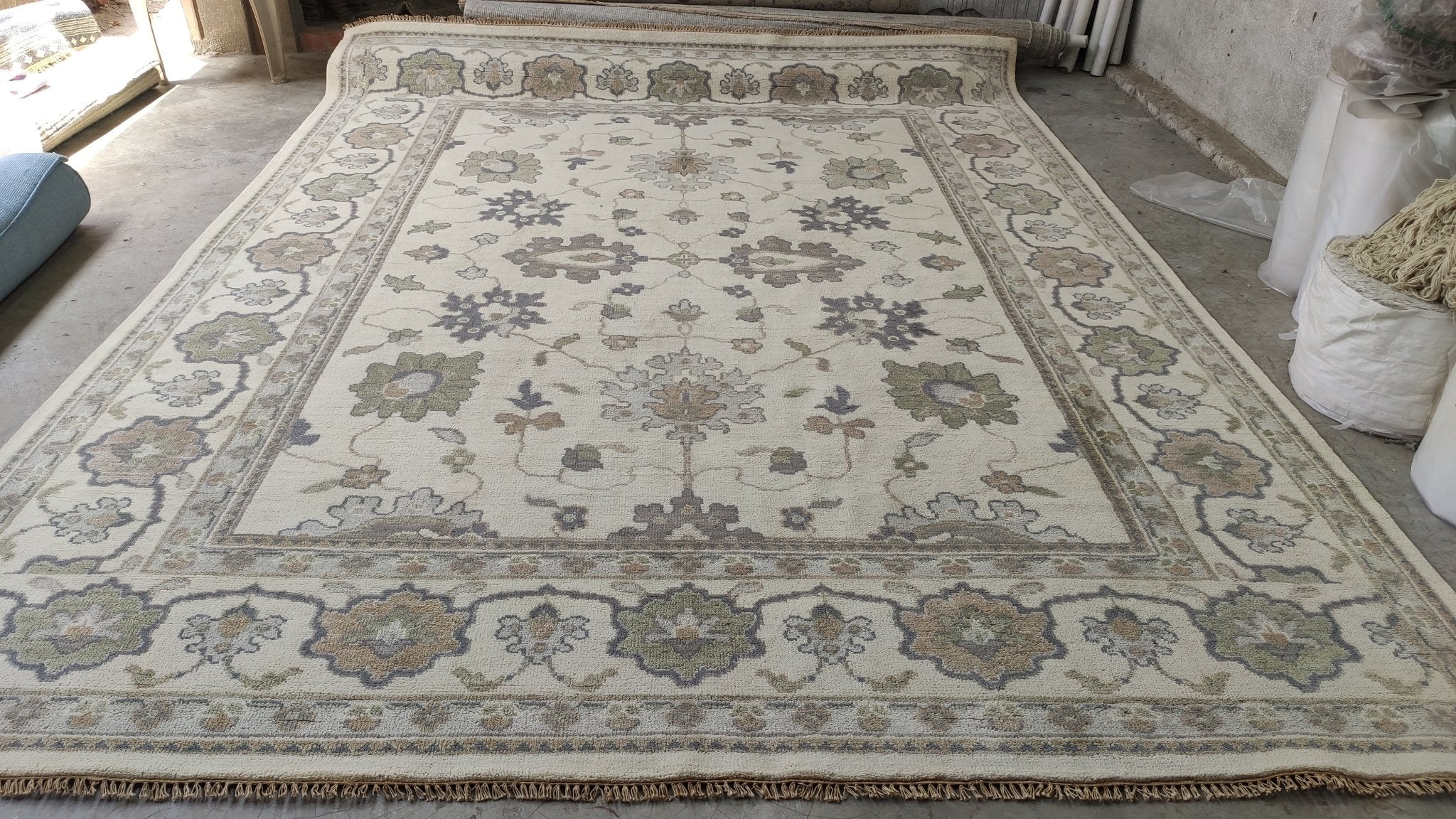 Lisbeth 9x12 Ivory Hand-Knotted Oushak Rug | Banana Manor Rug Company