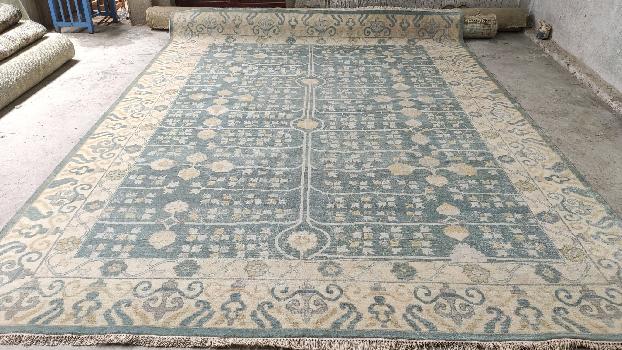 Lizzie McGuire 9x12 Light Blue and Ivory Hand-Knotted Oushak Rug | Banana Manor Rug Company