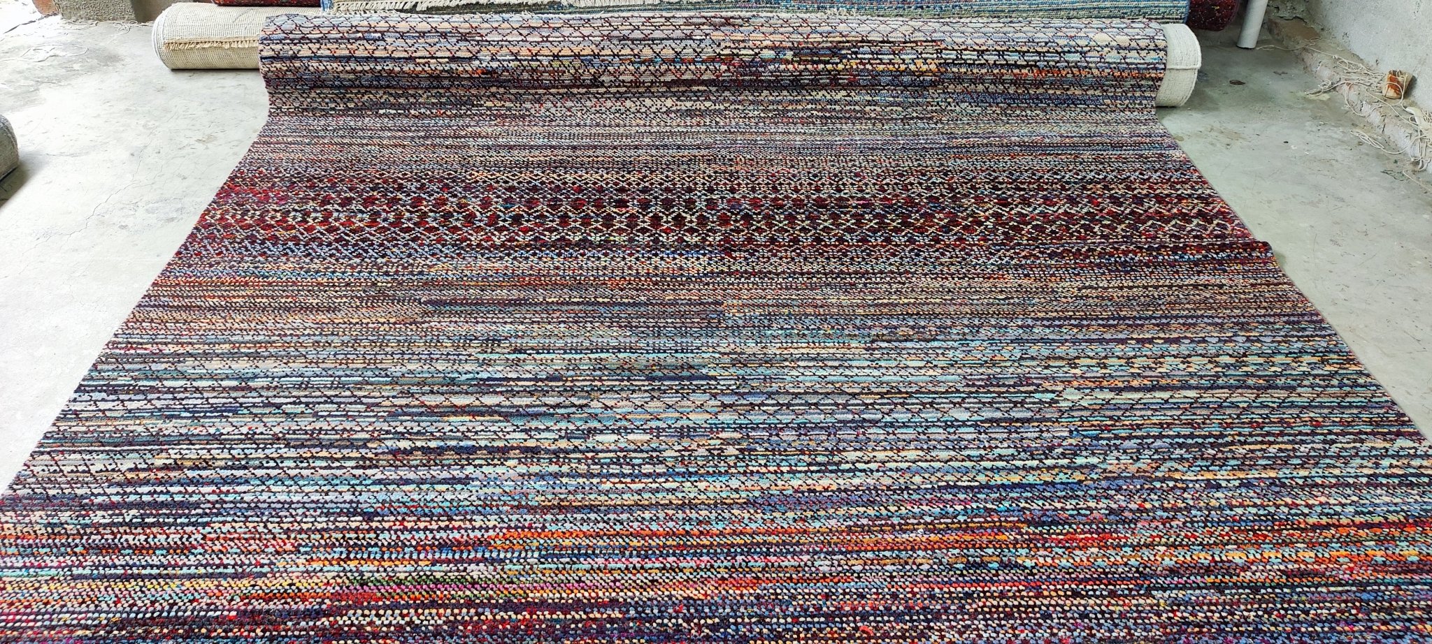 Lizzo 8.3x10.3 Hand Knotted Multi Color | Banana Manor Rug Factory Outlet