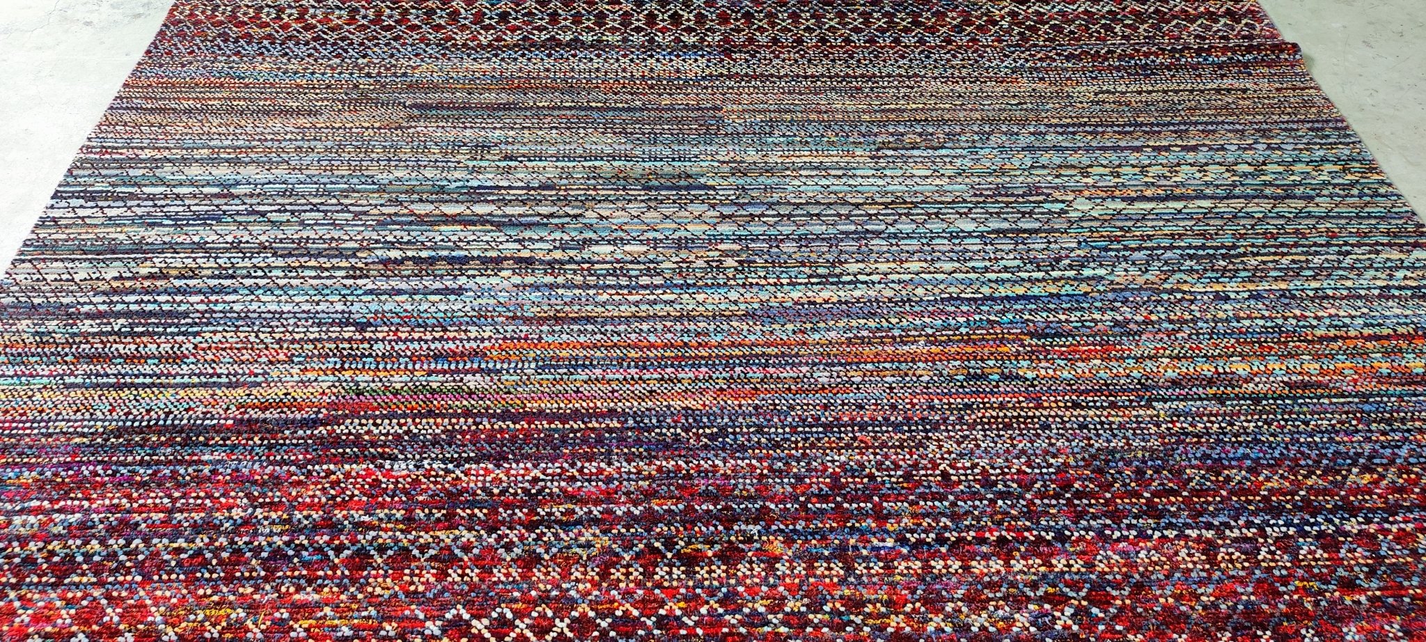 Lizzo 8.3x10.3 Hand Knotted Multi Color | Banana Manor Rug Factory Outlet
