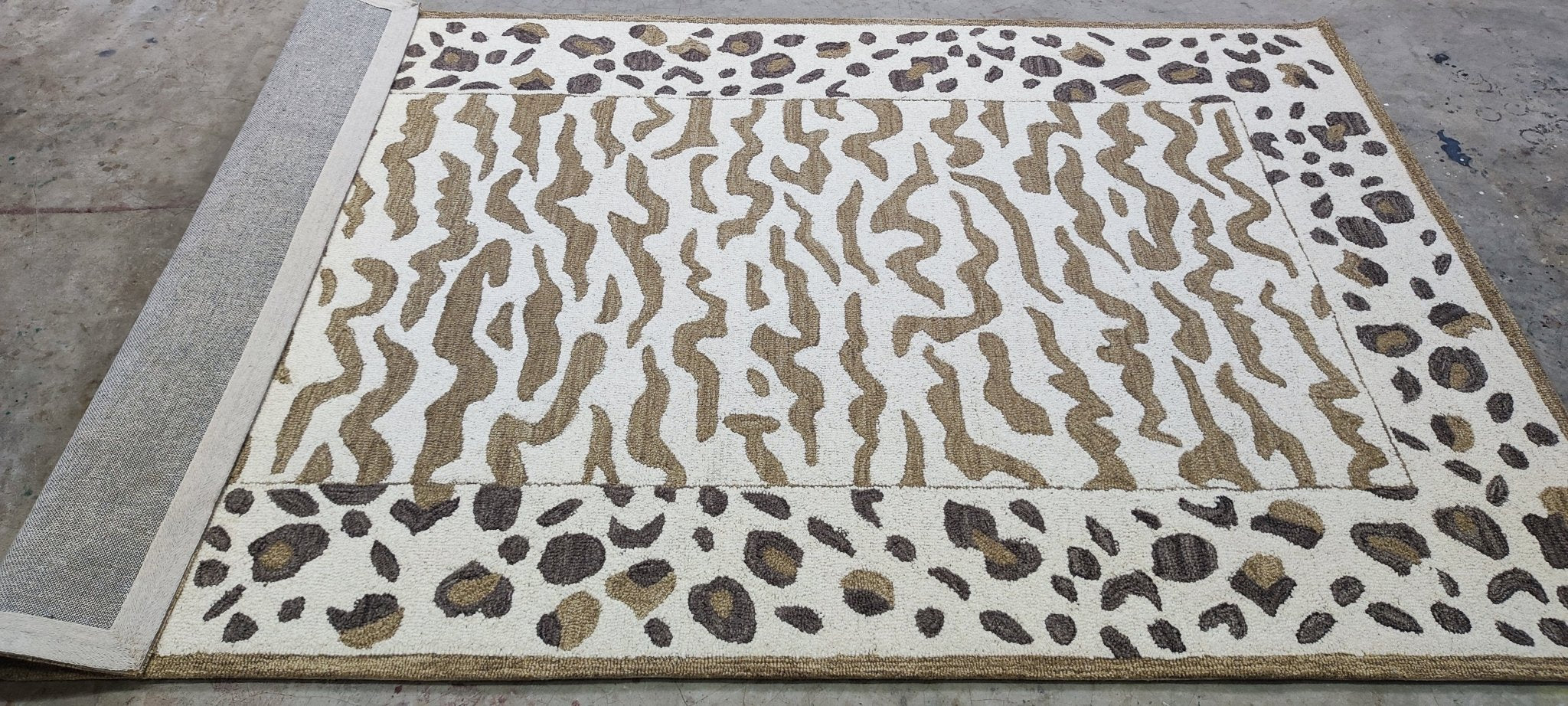 Leopard Skin Design Tufted 5x8 Wool Area Rug