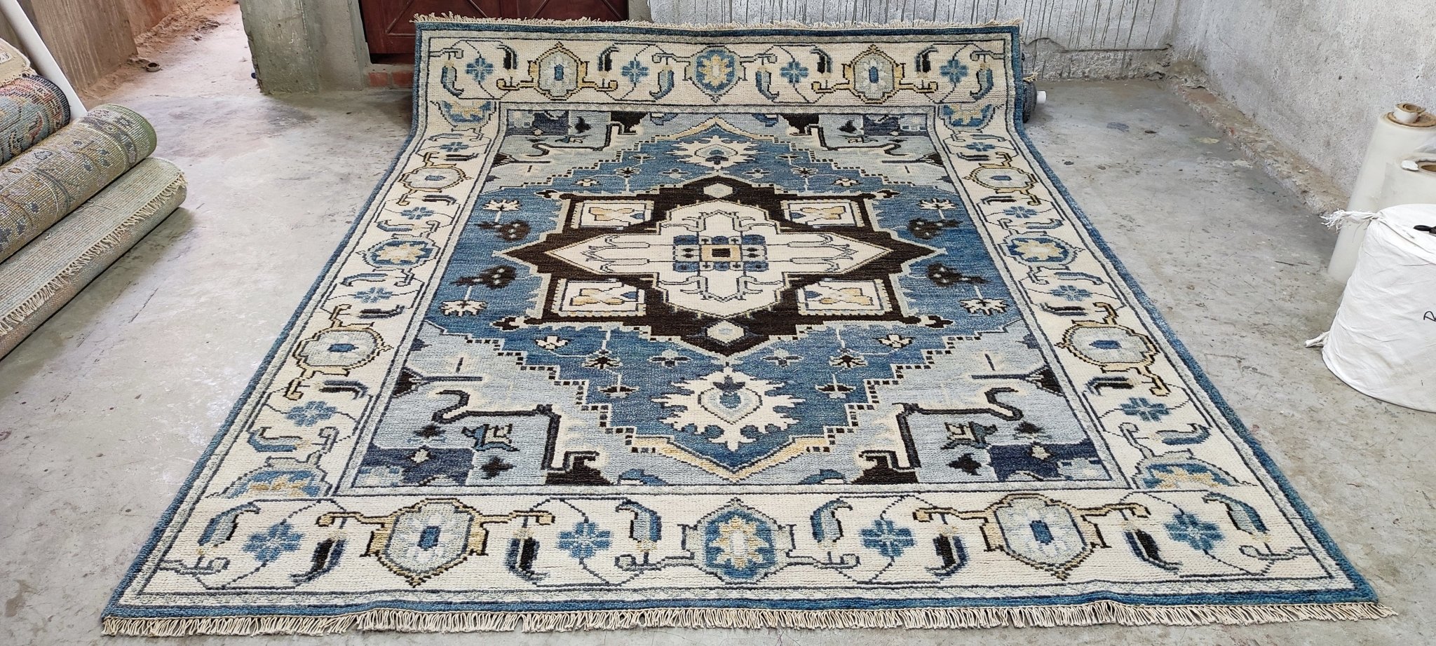 Lonni Paul Blue and Ivory Hand-Knotted Oriental Rug 8x10 | Banana Manor Rug Company