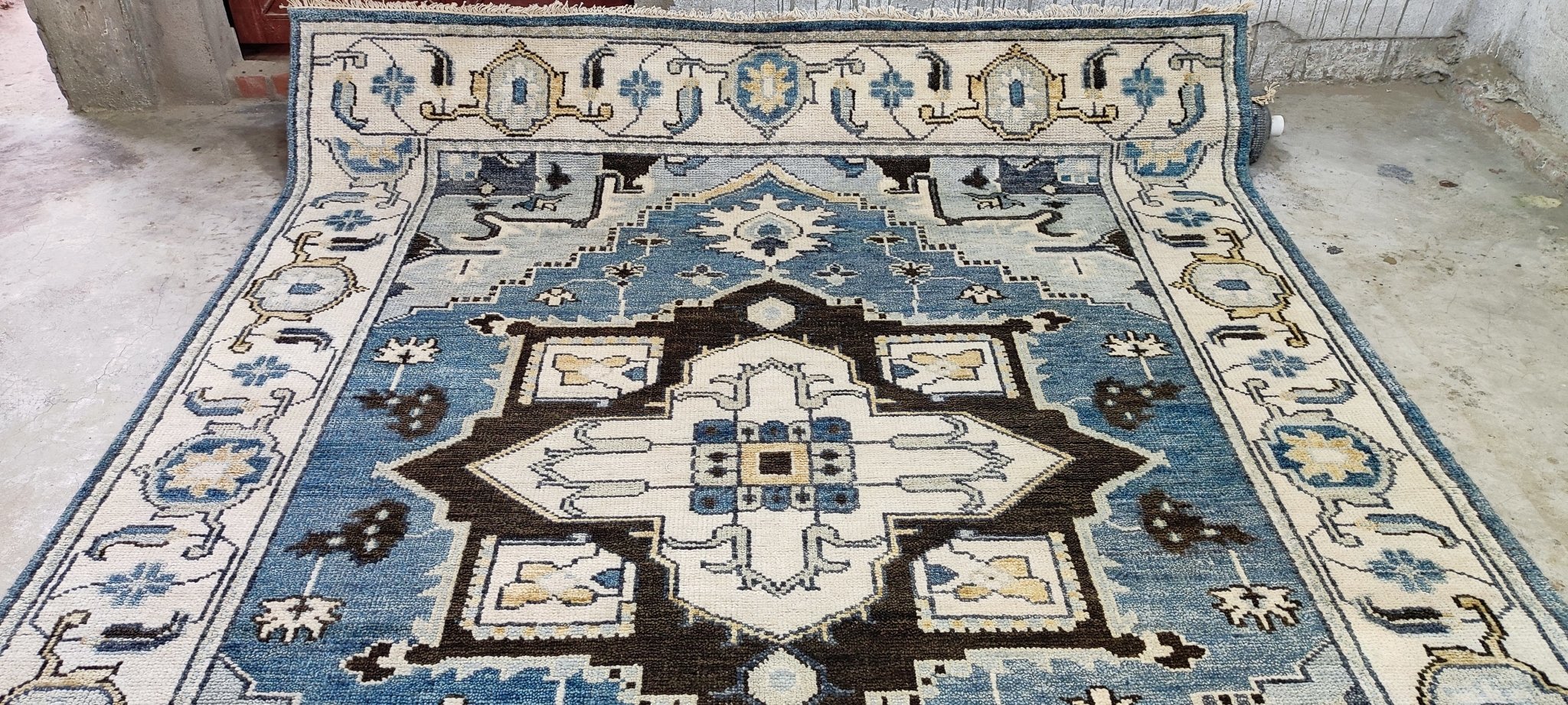 Lonni Paul Blue and Ivory Hand-Knotted Oriental Rug 8x10 | Banana Manor Rug Company