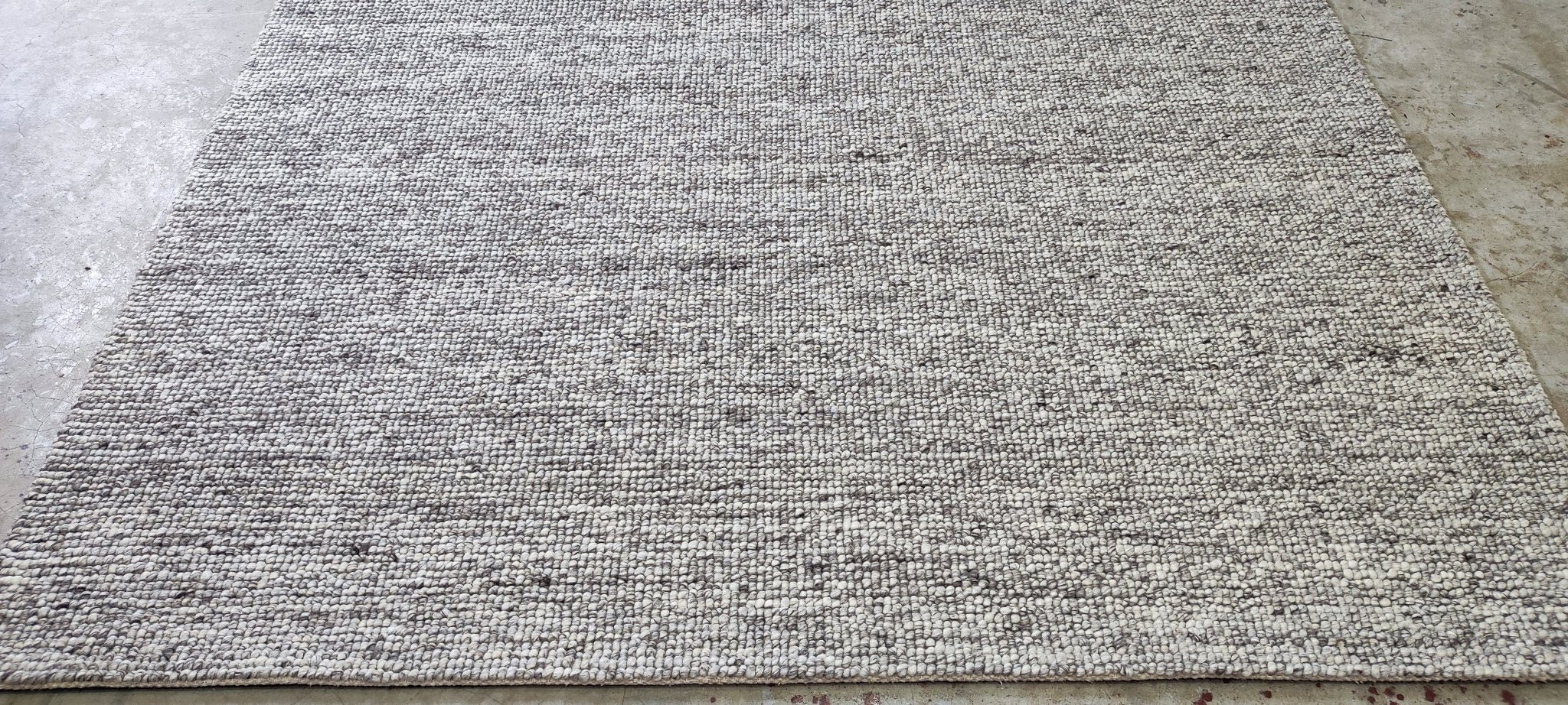 Lukas Mattson 6.6x9.6 Handwoven Wool Durrie Natural/Grey Textured | Banana Manor Rug Factory Outlet