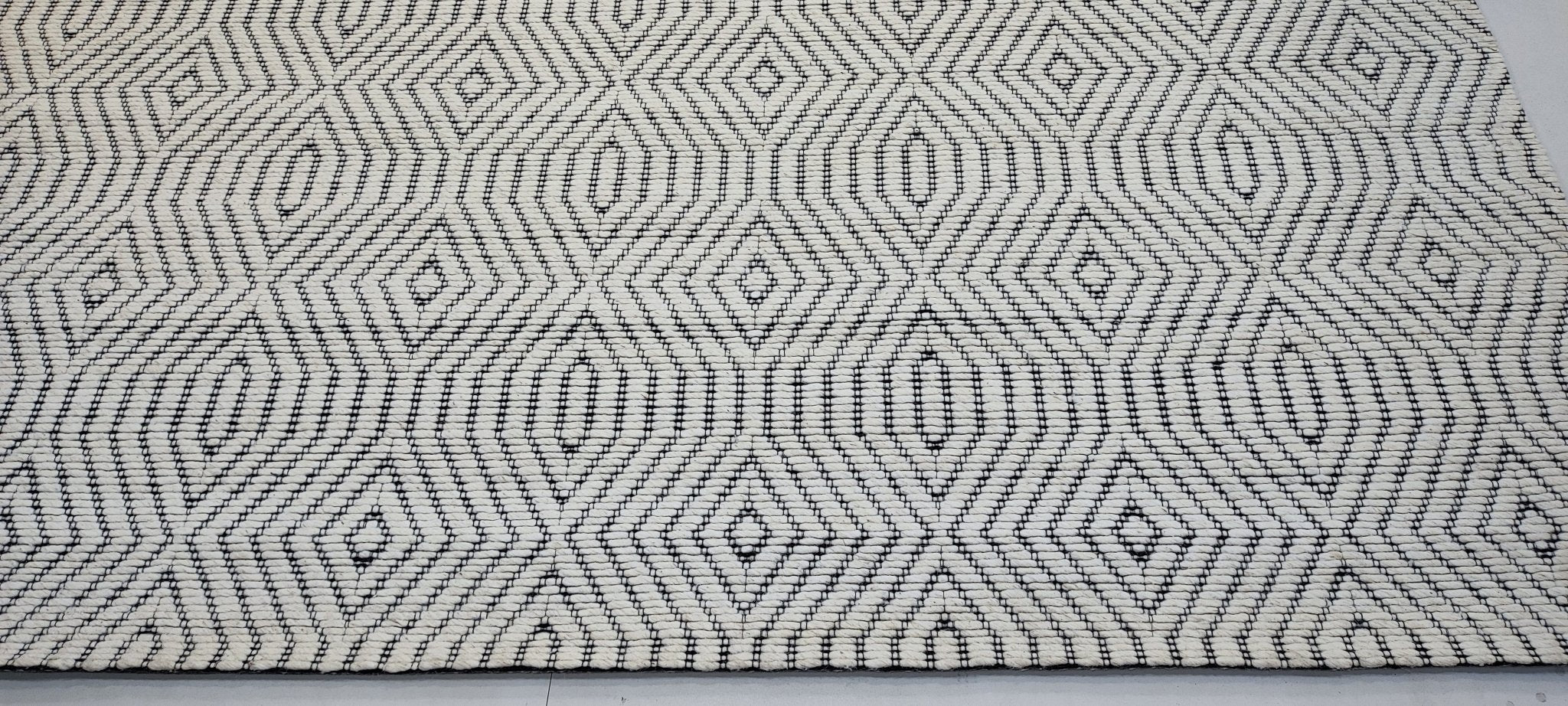 Luke 7.9x10 Handwoven Ivory & Grey Jacquard Durrie | Banana Manor Rug Factory Outlet