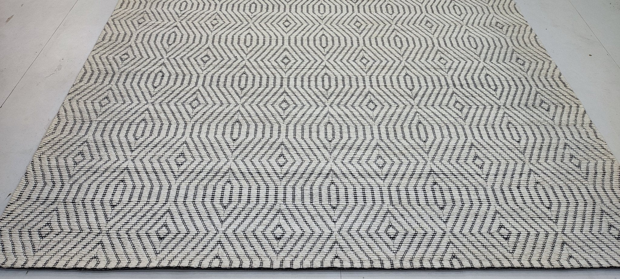 Luke 7.9x10 Handwoven Ivory & Grey Jacquard Durrie | Banana Manor Rug Factory Outlet