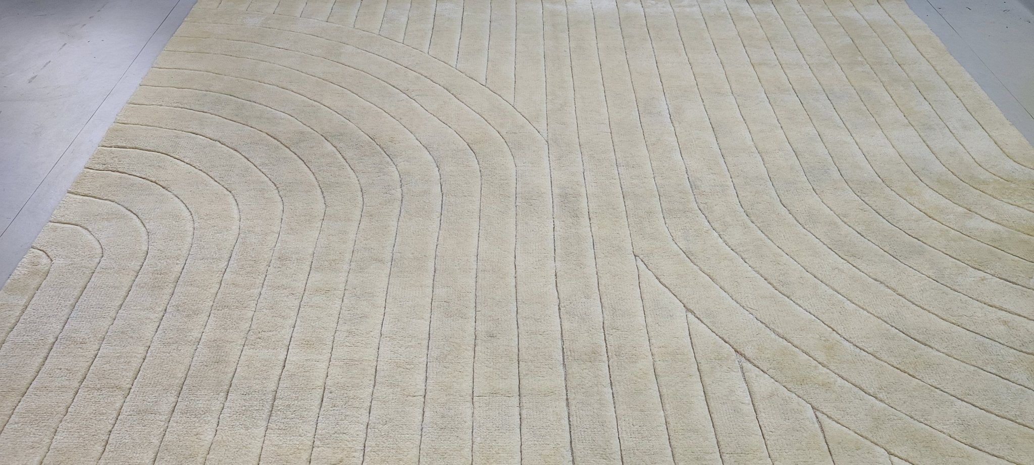 Lynne Moody 9x12 Hand-Knotted Ivory Modern | Banana Manor Rug Factory Outlet