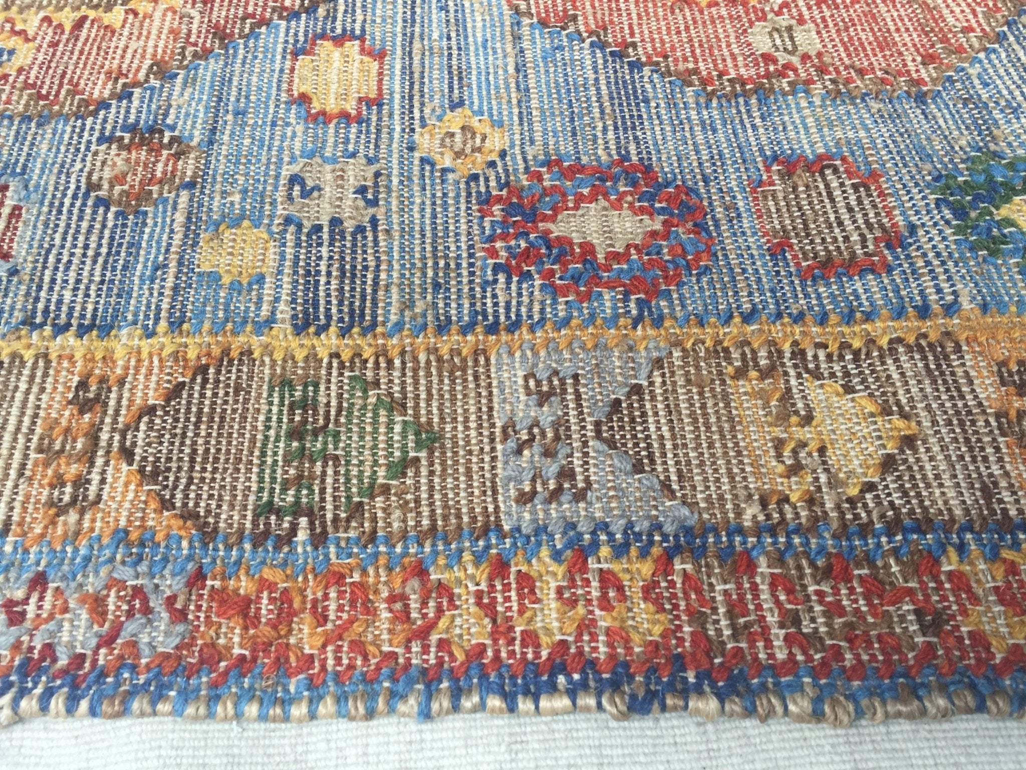 Magic Carpet Ride Hand-Knotted Handspun Jute & Wool 4'x6' | Banana Manor Rug Company