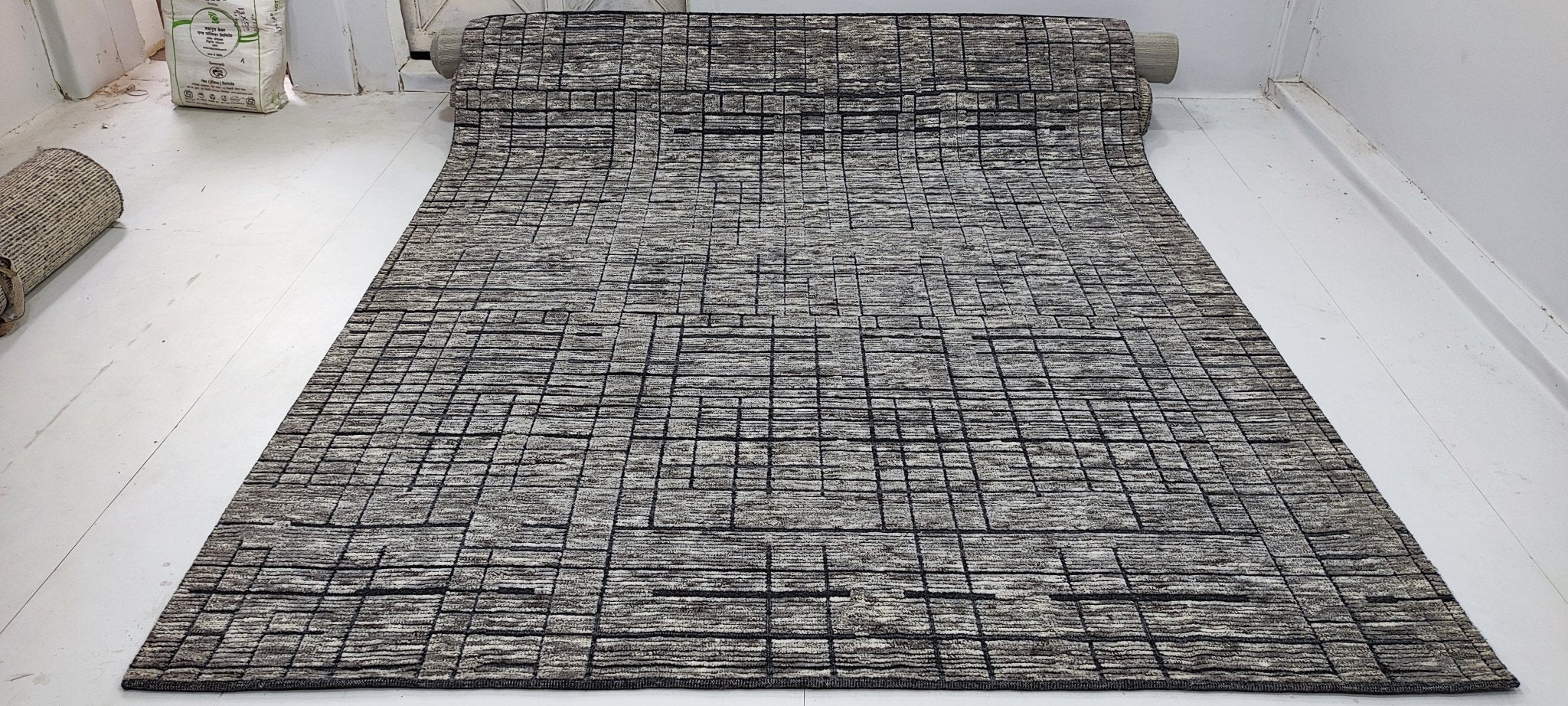 Malone 8x10 Hand-Knotted Dark Grey & Beige High Low | Banana Manor Rug Factory Outlet