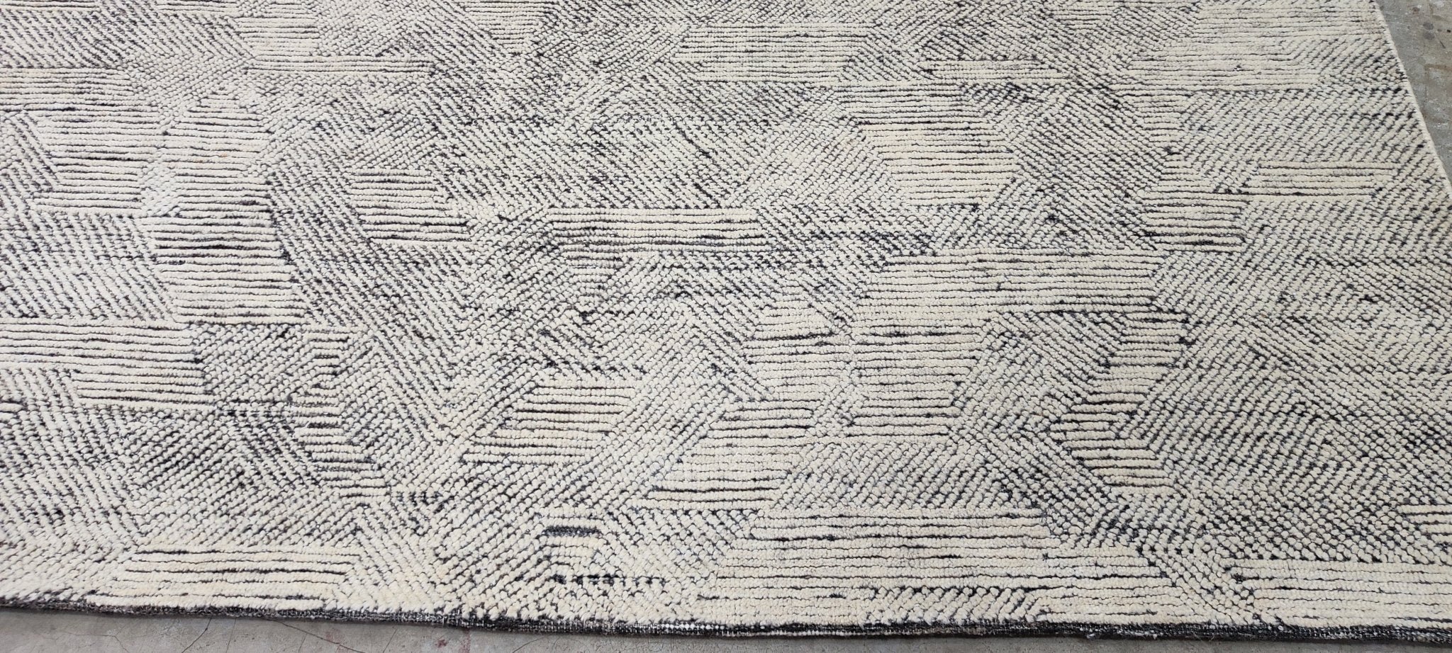 Marcello 8x10 Hand-Knotted Ivory & Grey Cut Pile | Banana Manor Rug Factory Outlet