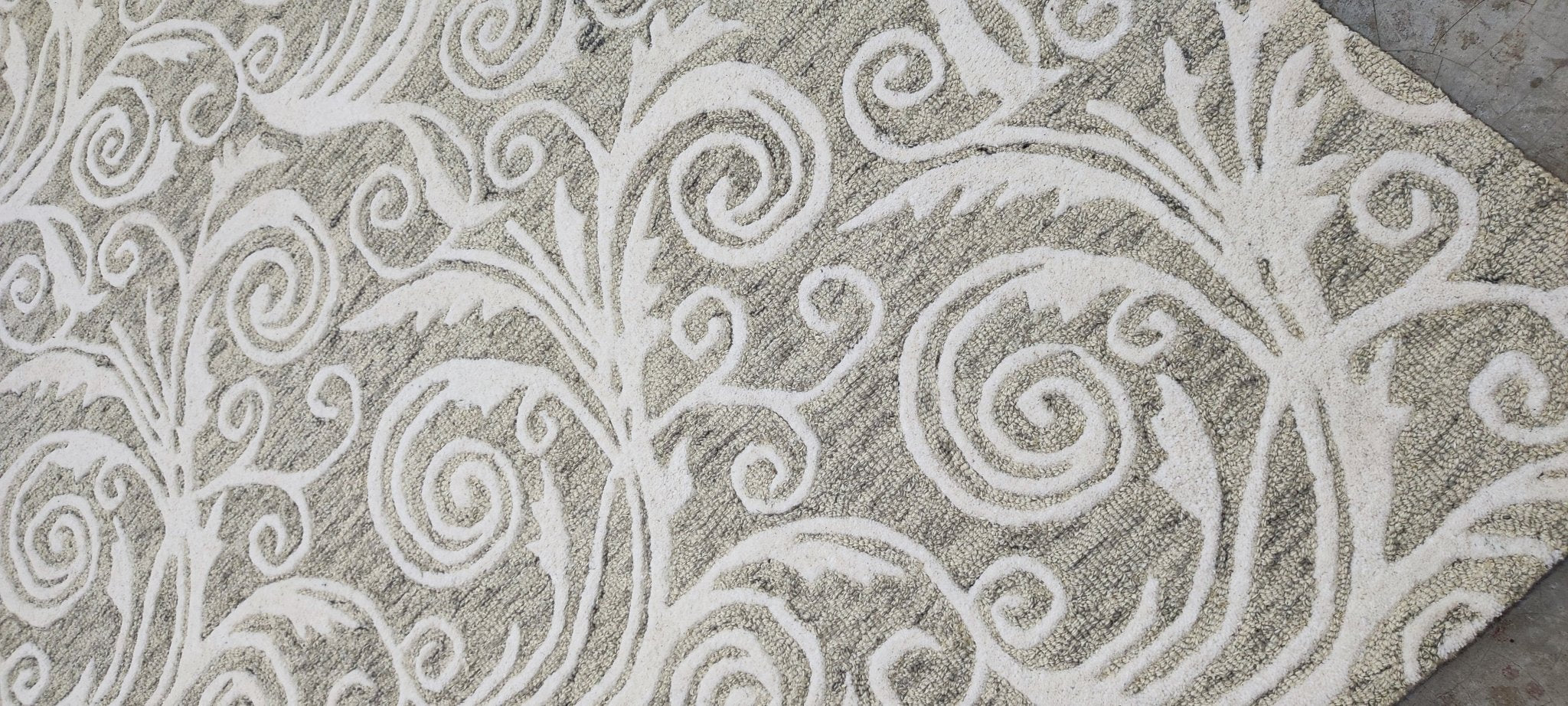 Marcia Hand-Tufted Wool Natural Olive Floral (Multiple Sizes) | Banana Manor Rug Factory Outlet