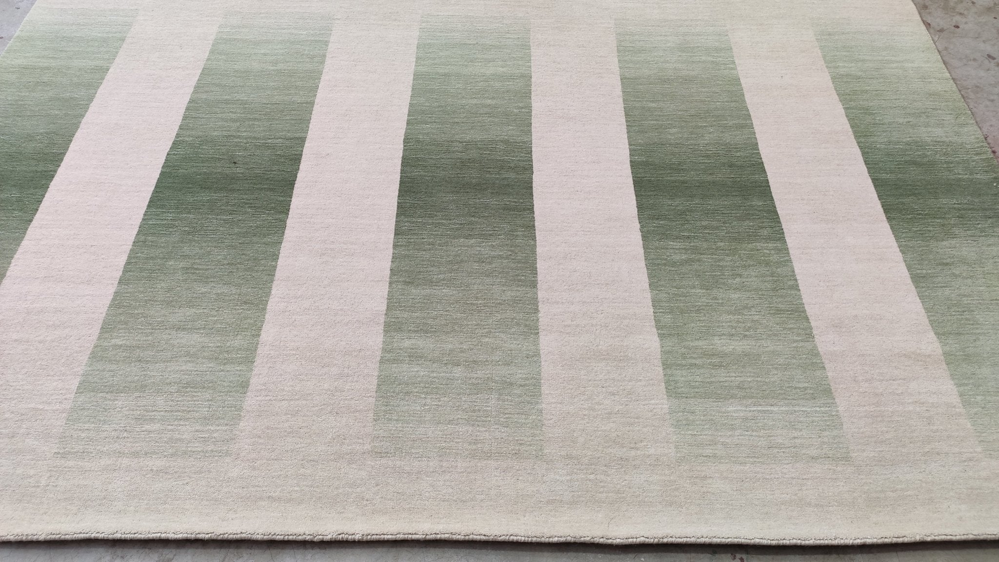 Marian 8x11 Ivory and Green Handwoven Modern Rug | Banana Manor Rug Company