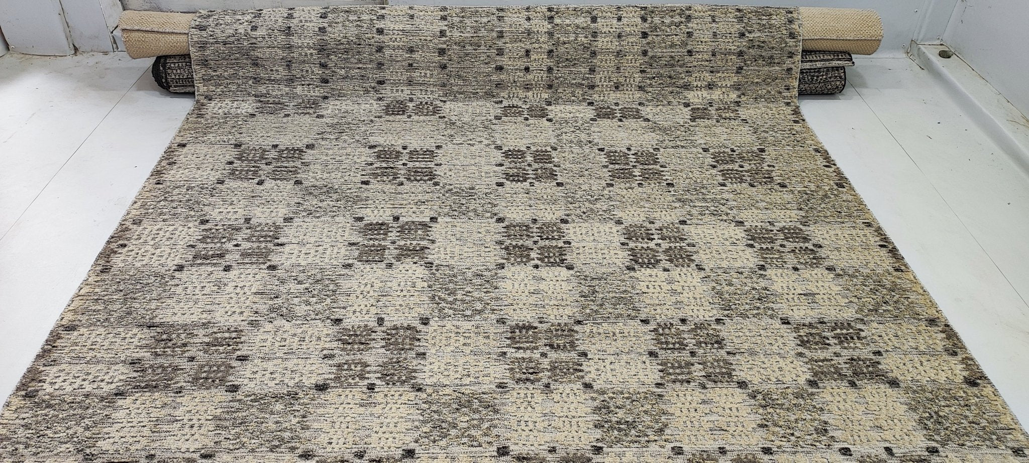 Marley 8x10 Hand-Knotted Grey & Ivory High Low | Banana Manor Rug Factory Outlet