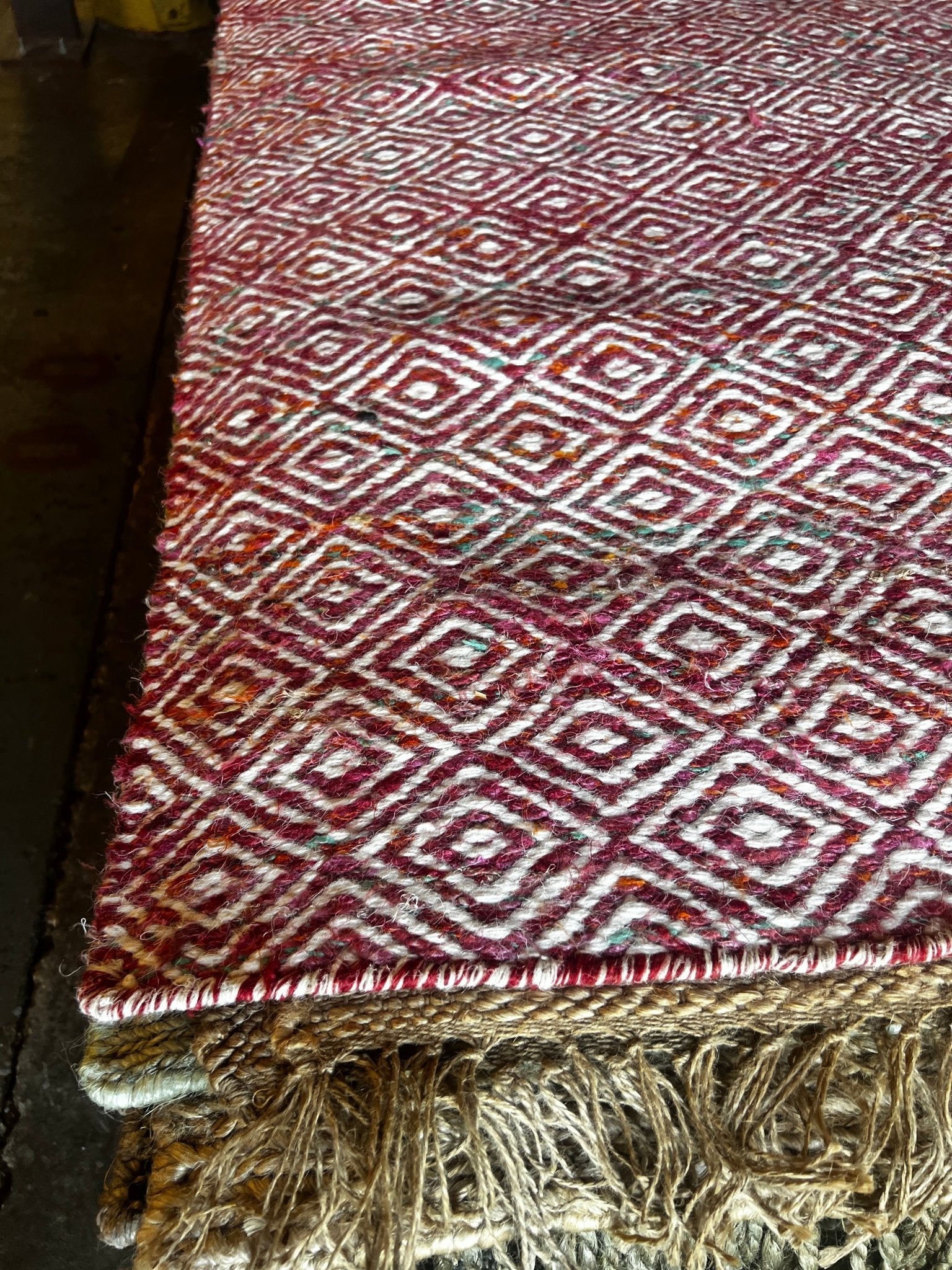 Marta Estrella 8.3x11.3 Red and White Handwoven Jute & Wool Rug | Banana Manor Rug Factory Outlet