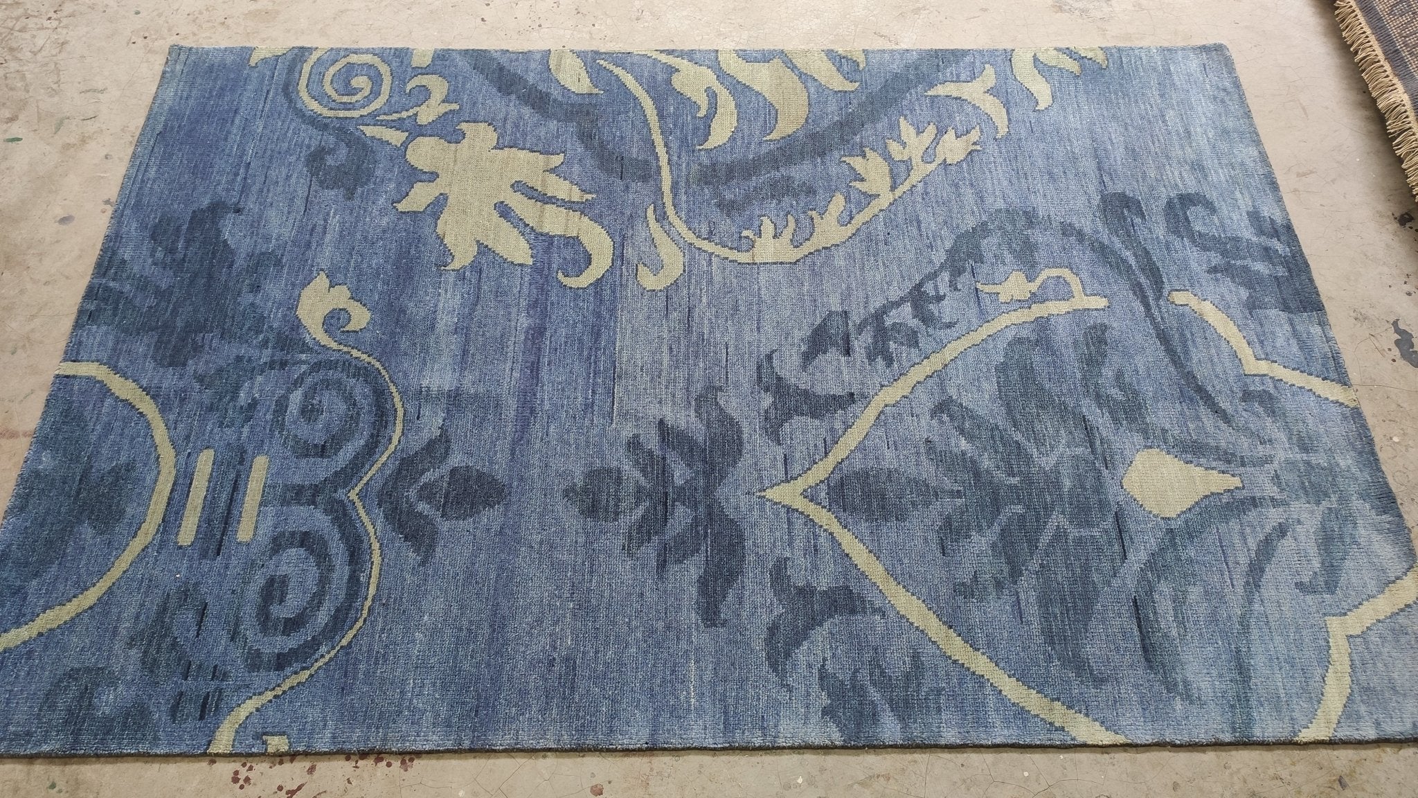 Martha 5x7.9 Blue Hand-Knotted Modern Rug | Banana Manor Rug Company