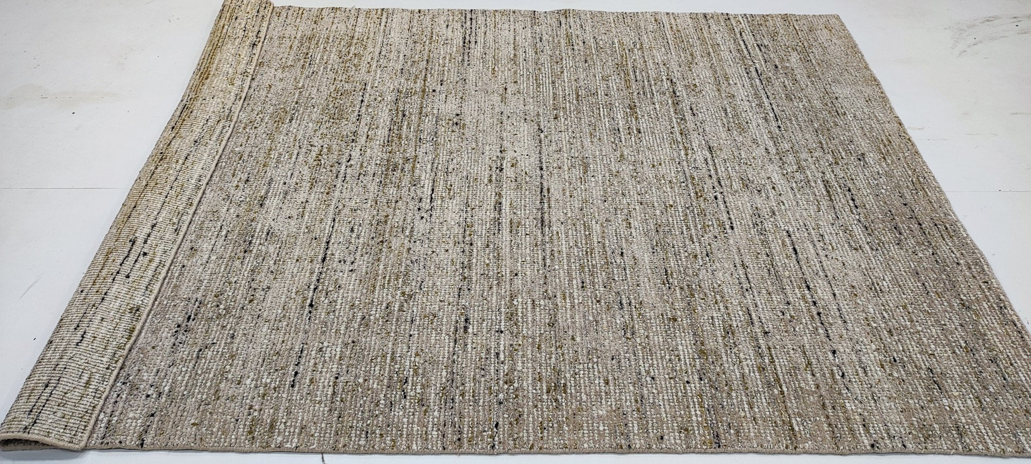 Matthew Perry 5.6x7.6 Hand-Knotted Tan Abrash | Banana Manor Rug Factory Outlet