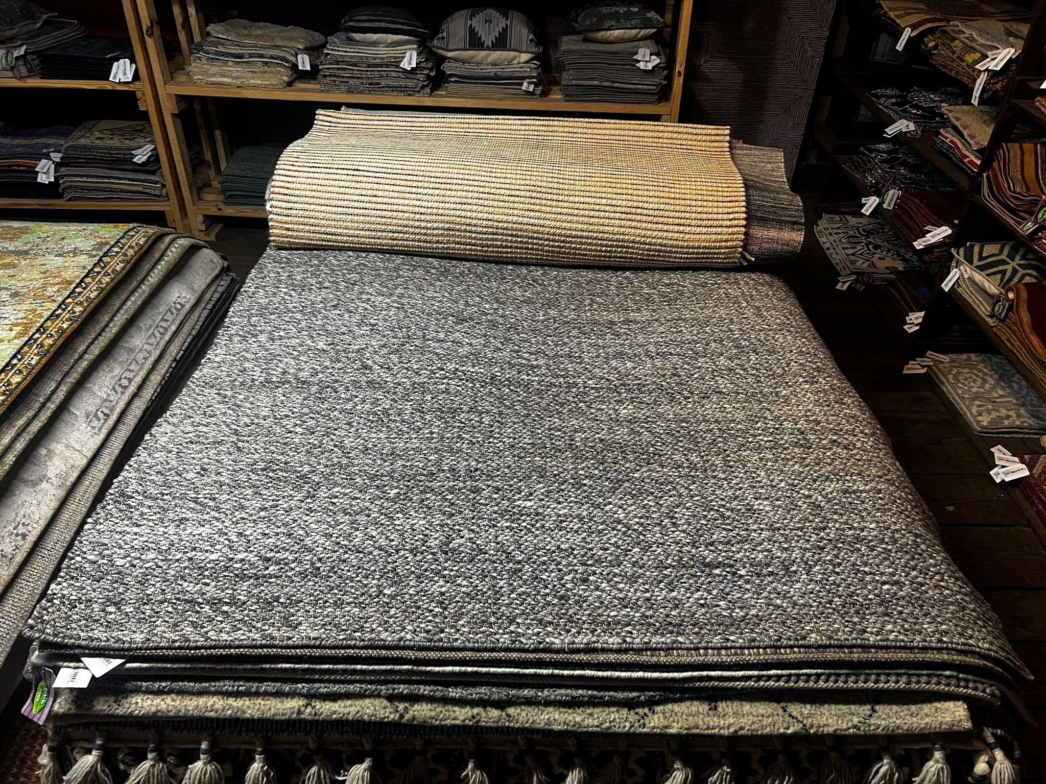 Maurizio 5.6x7.3 Handwoven Wool Textured Durrie | Banana Manor Rug Factory Outlet