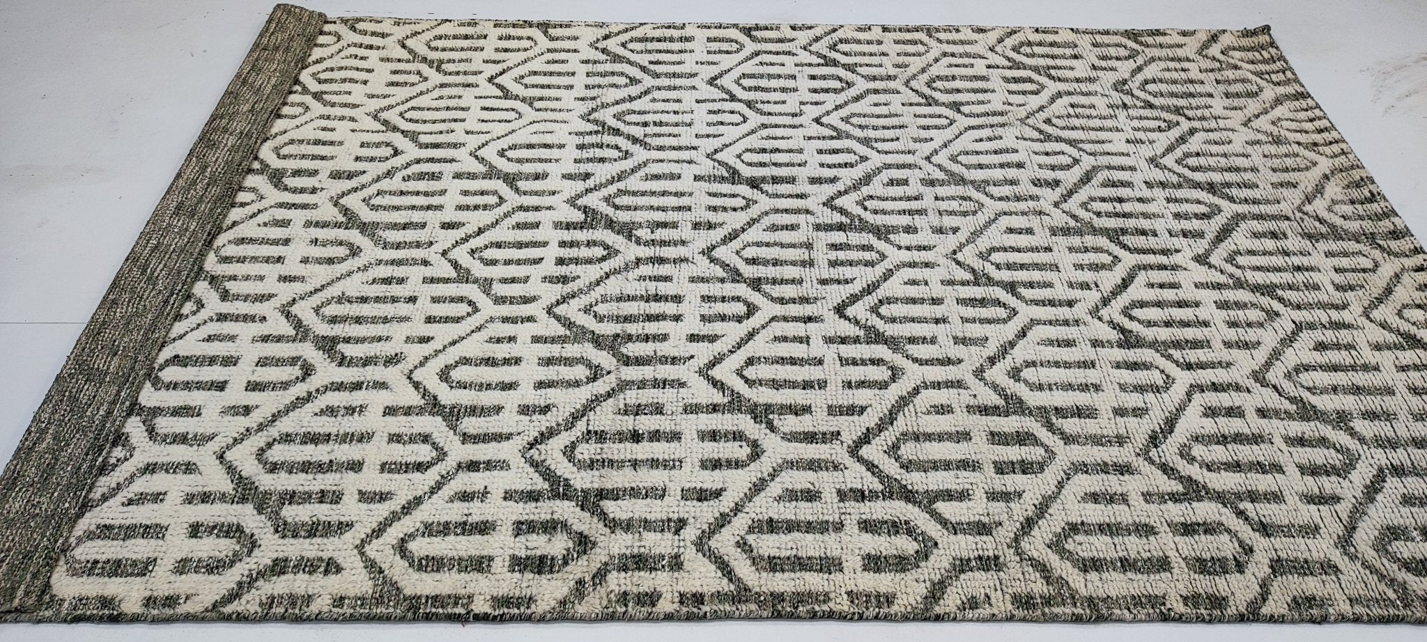 Mike Hannigan 5x8 Hand-Knotted Ivory & Grey High Low | Banana Manor Rug Factory Outlet
