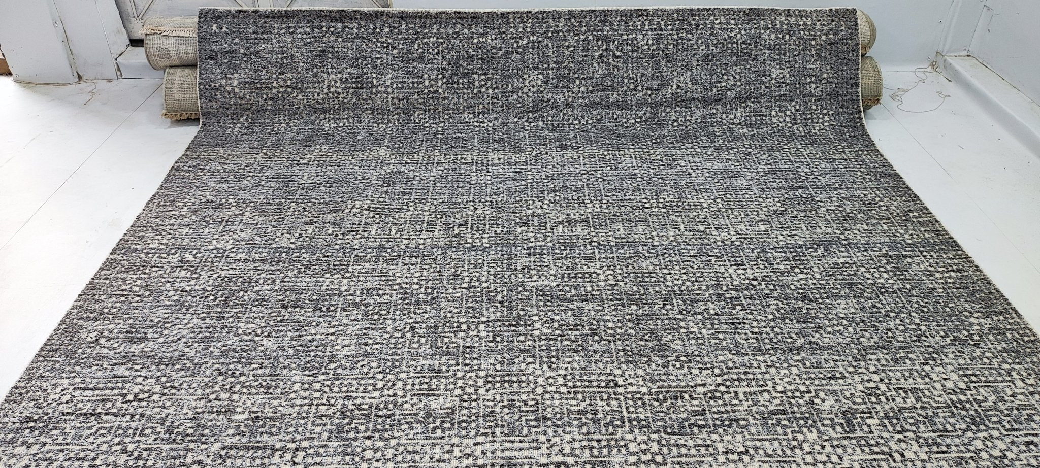 Mikey 8x10 Hand-Knotted Silver & Grey High Low | Banana Manor Rug Factory Outlet