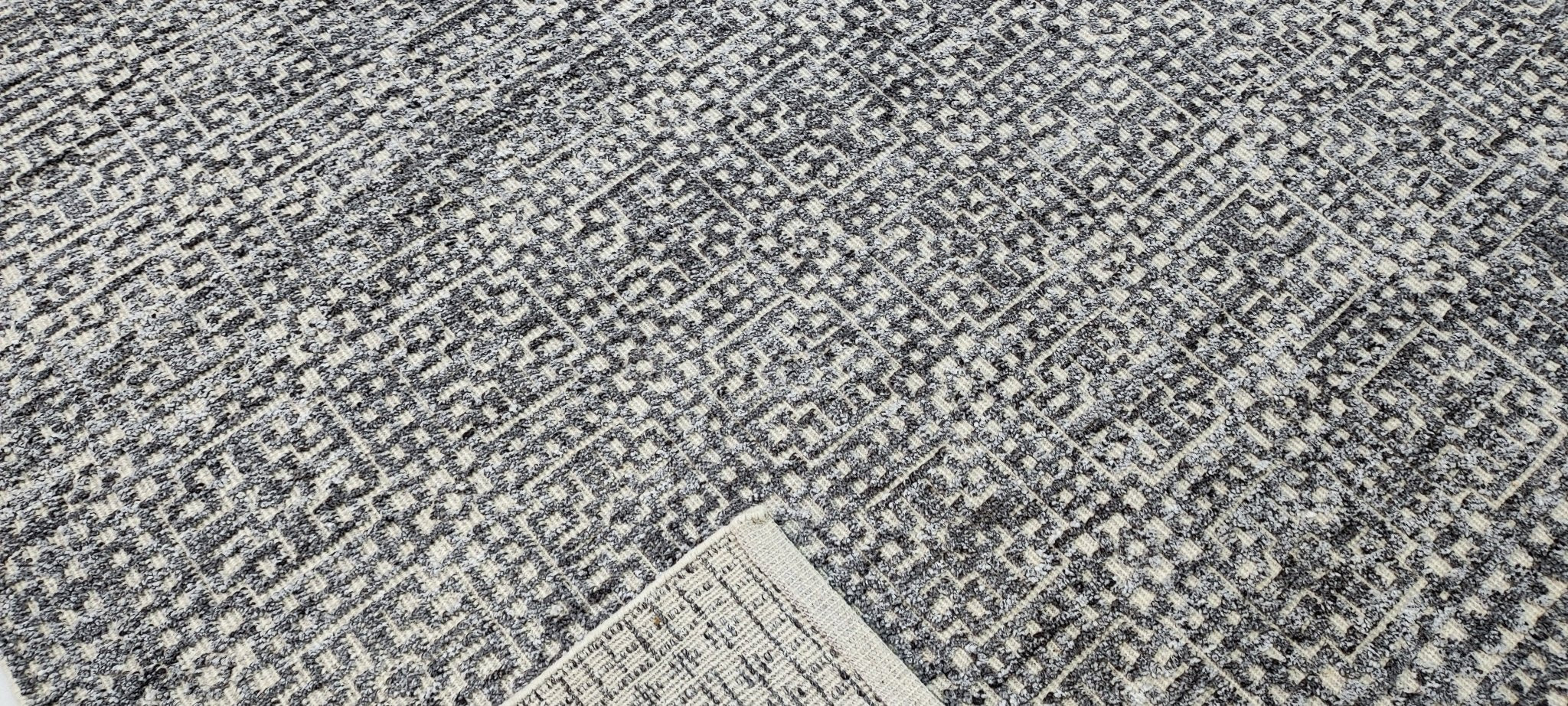 Mikey 8x10 Hand-Knotted Silver & Grey High Low | Banana Manor Rug Factory Outlet