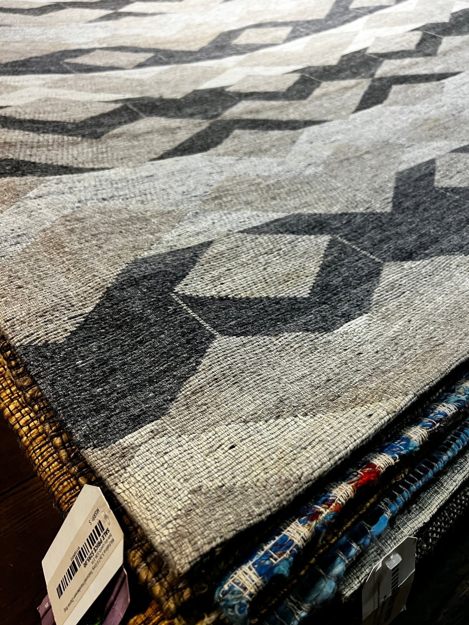 Mildred 5.3x7.6 Brown and Black Modern Durrie Rug | Banana Manor Rug Factory Outlet