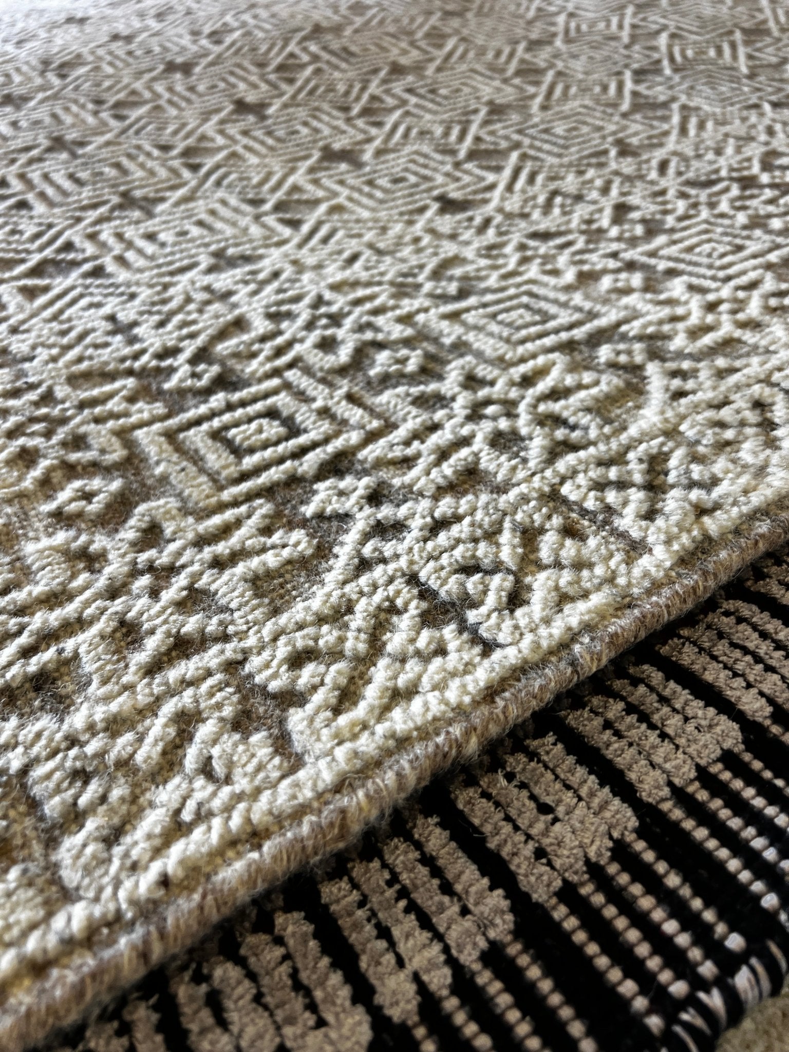 Miles 8x10 Hand-Knotted Ivory & Grey Cut Pile | Banana Manor Rug Factory Outlet