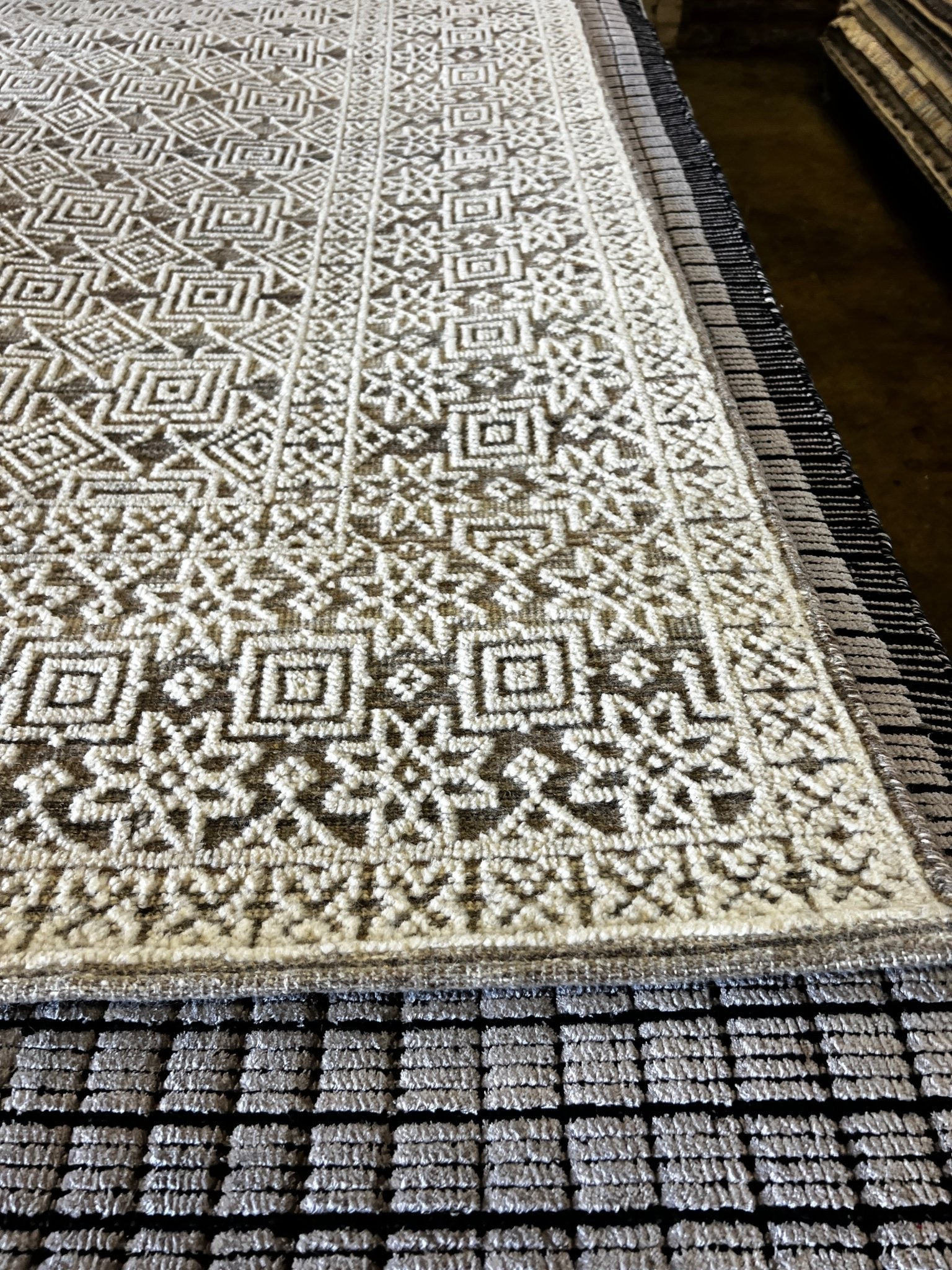 Miles 8x10 Hand-Knotted Ivory & Grey Cut Pile | Banana Manor Rug Factory Outlet