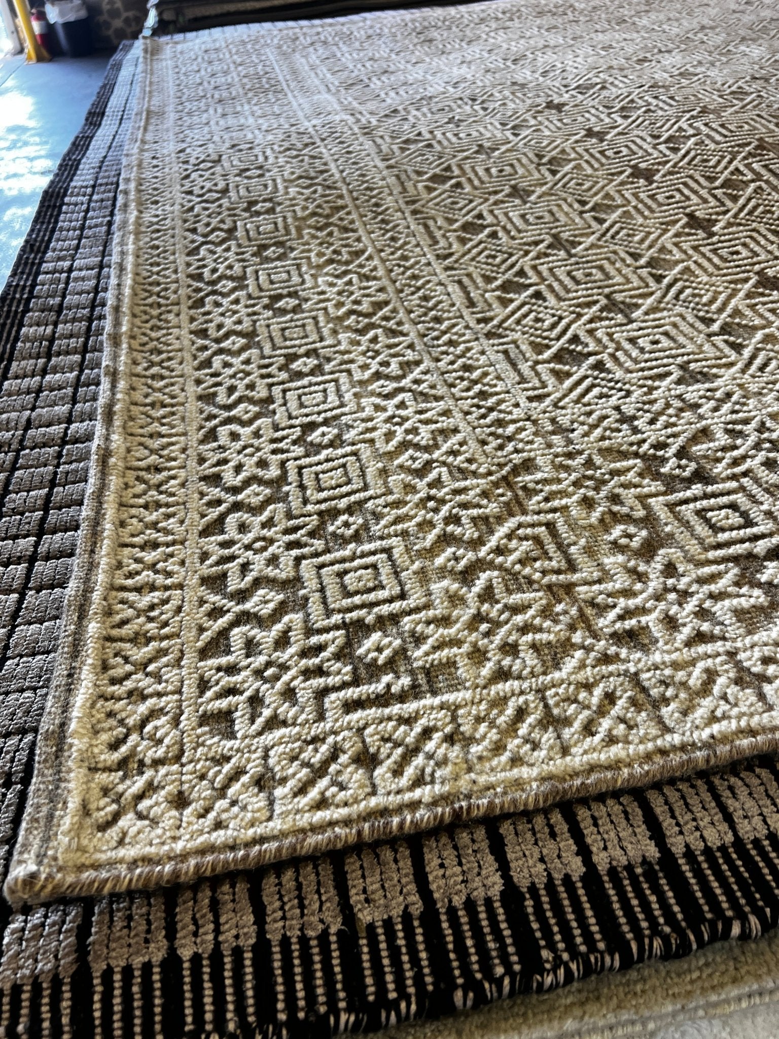 Miles 8x10 Hand-Knotted Ivory & Grey Cut Pile | Banana Manor Rug Factory Outlet