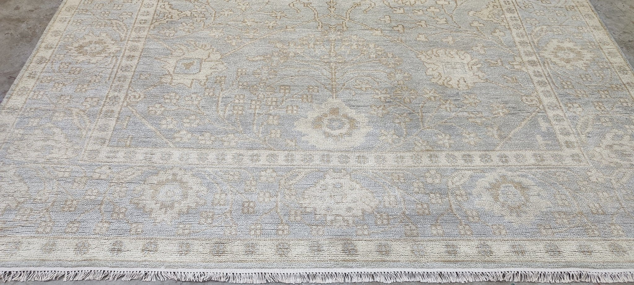 Miriam Margolyes Hand-Knotted Oushak Rug Light Grey and Ivory O'Hara 8x10 | Banana Manor Rug Company